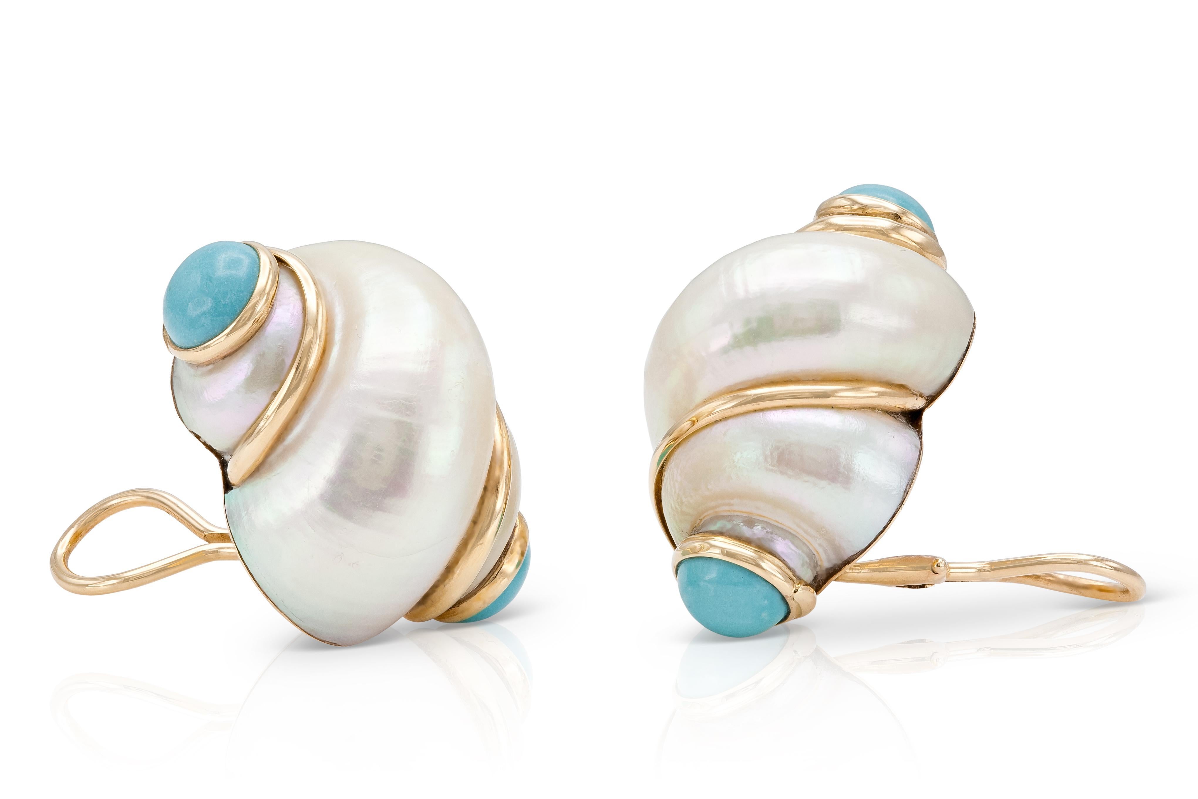 Vintage 1980s Seashell Earrings with Turquoise Cabujón en venta