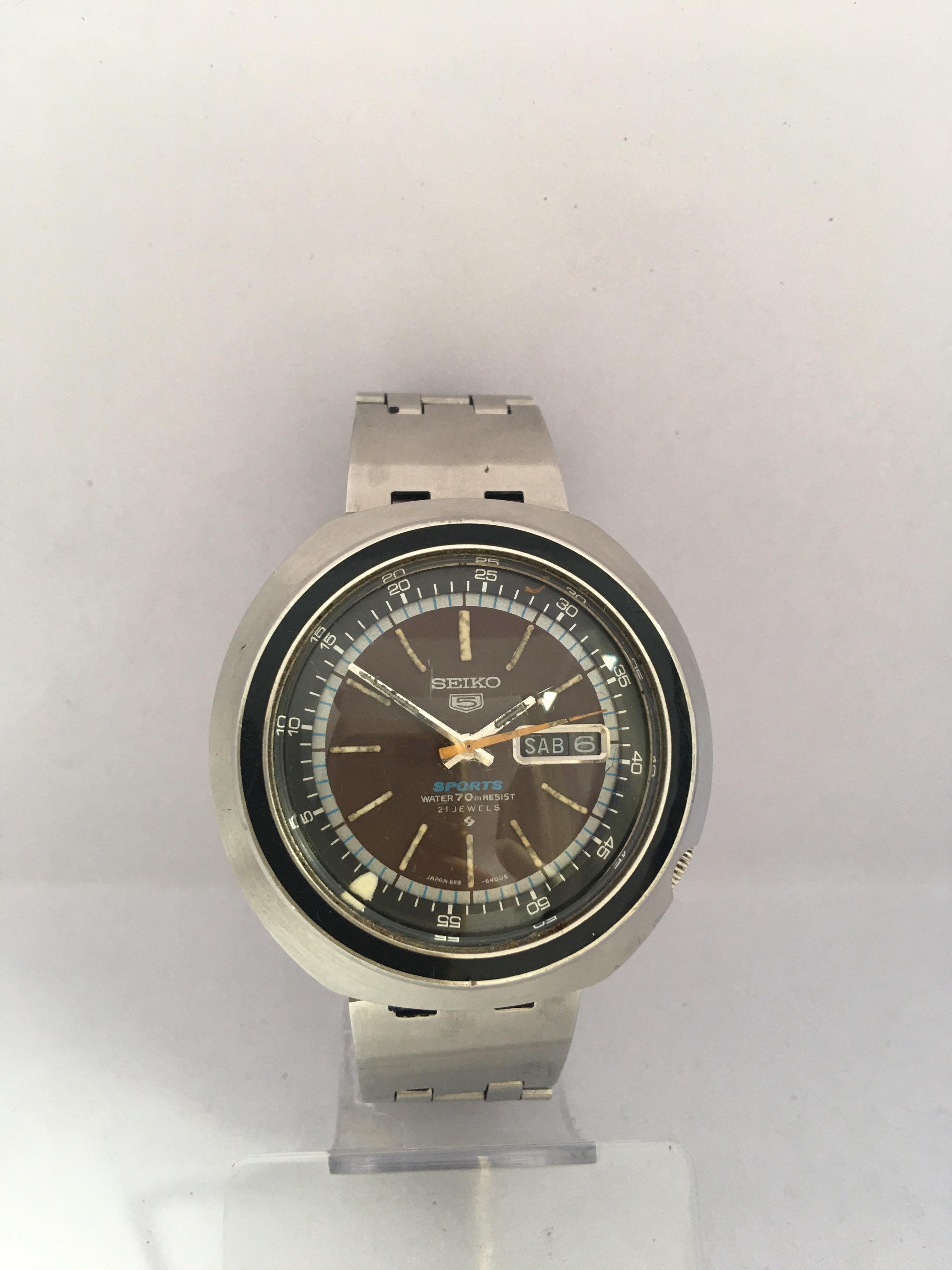 Vintage 1980s Seiko 5 Sports 21 Jewels Date Automatic Watch For Sale 12