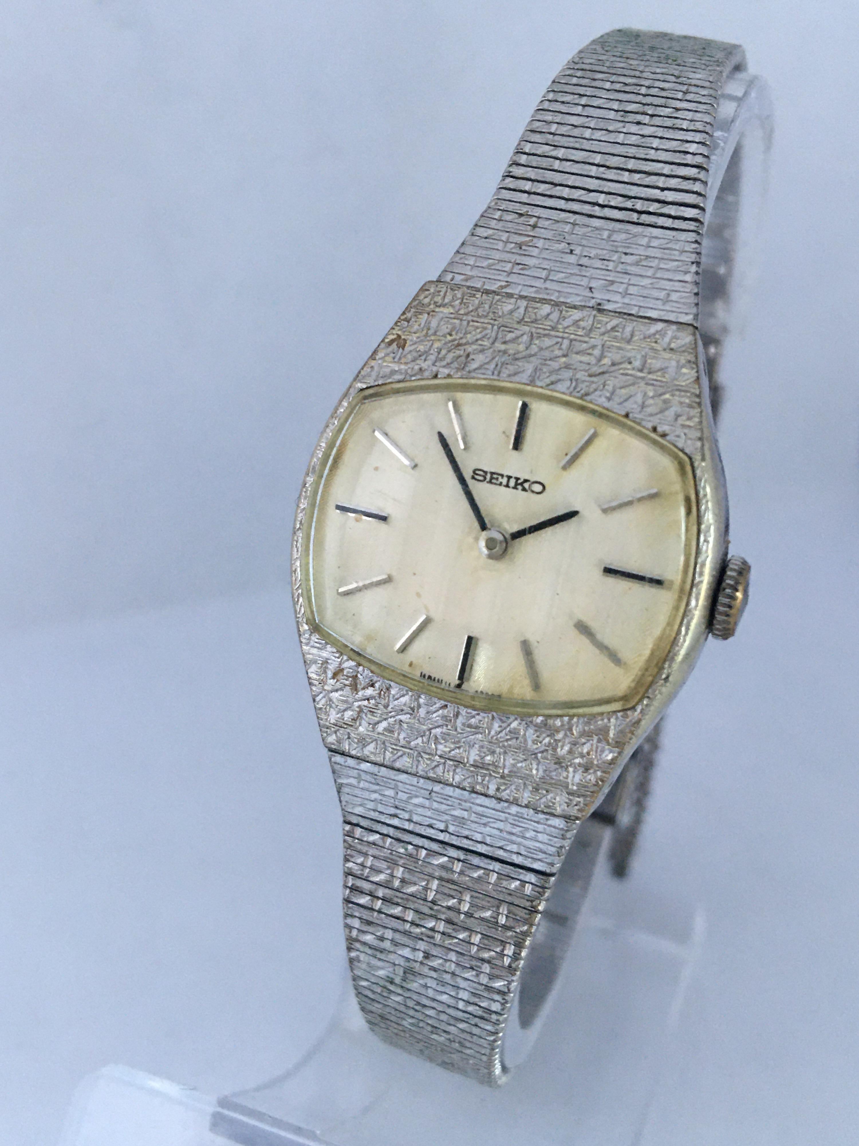 Vintage 1980s Seiko Mechanical Ladies Watch For Sale 4
