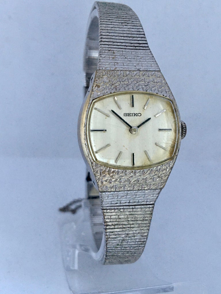 Vintage 1980s Seiko Mechanical Ladies Watch For Sale at 1stDibs