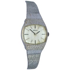 Vintage 1980s Seiko Mechanical Ladies Watch