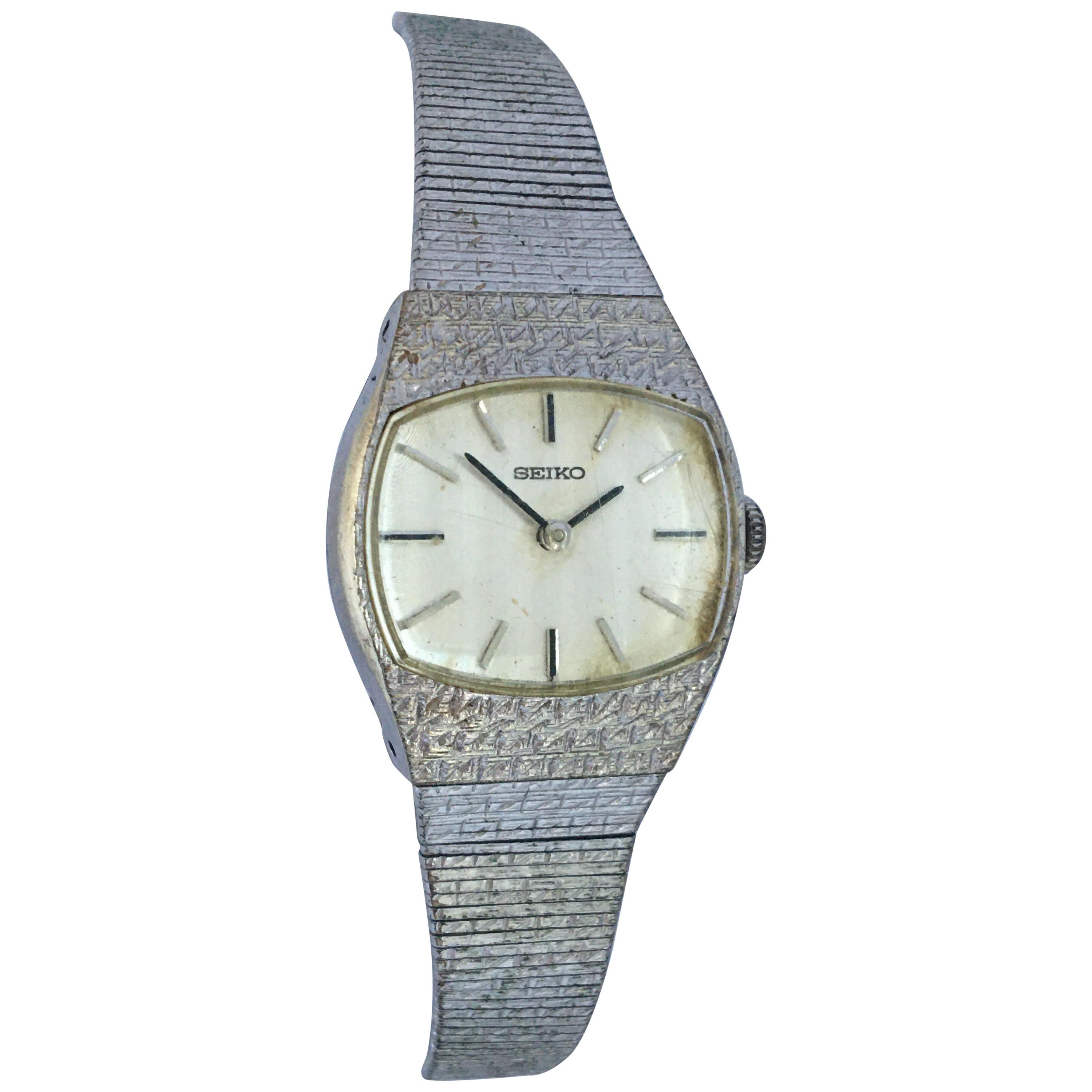 Vintage 1980s Seiko Mechanical Ladies Watch For Sale