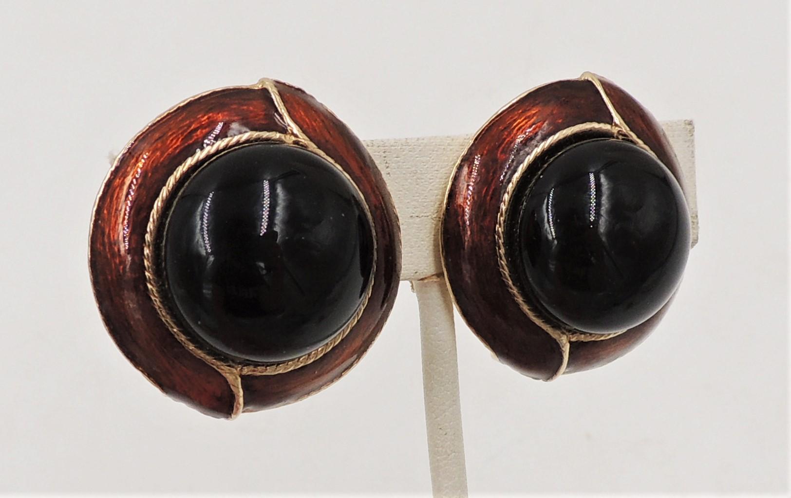 Modern Vintage 1980s Signed Ciner Cabochon Faux-Onyx & Brown Enamel Earrings For Sale