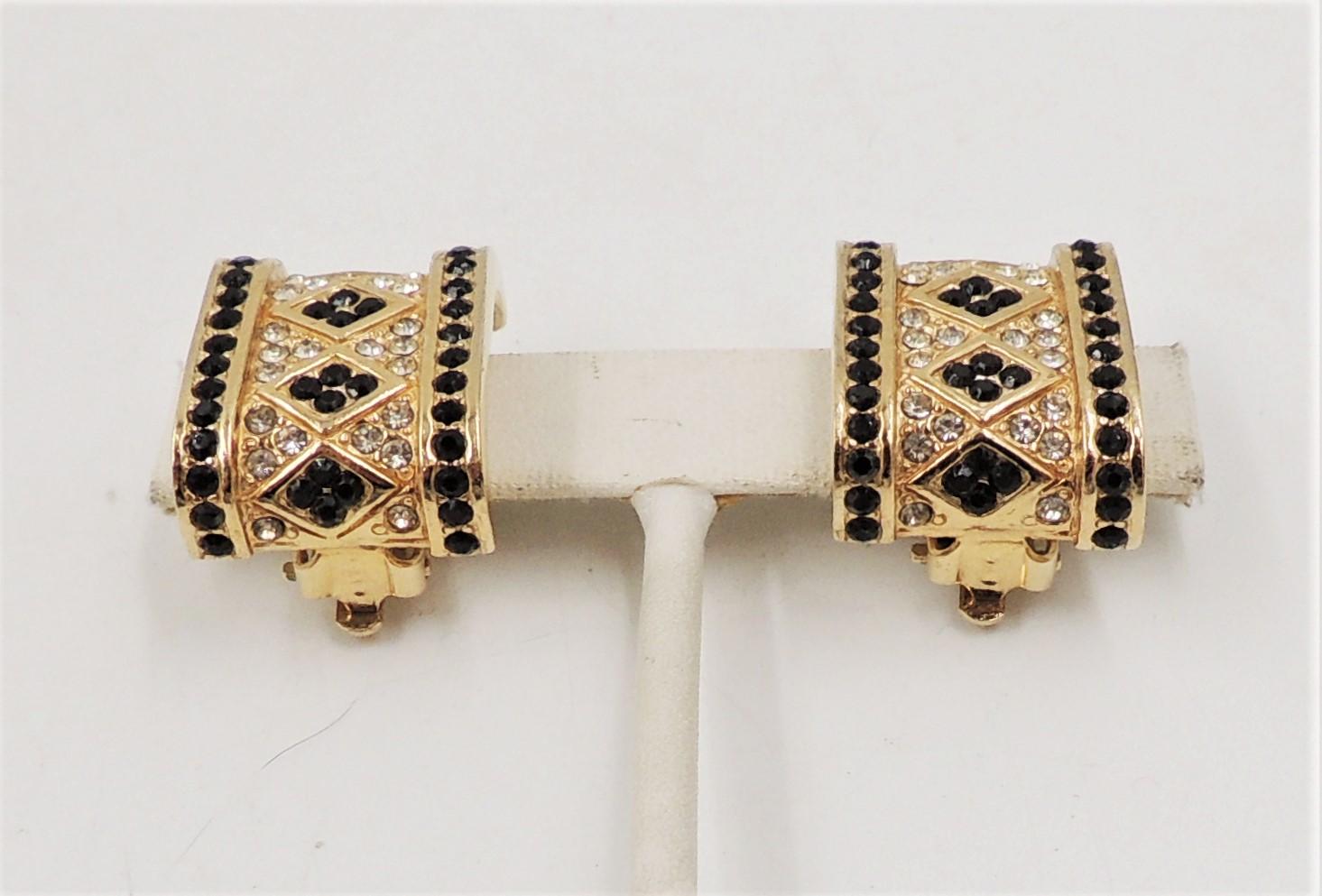 Vintage 1980s Signed Ciner Goldtone Faux-Onyx & Clear Rhinestone Earrings For Sale 3