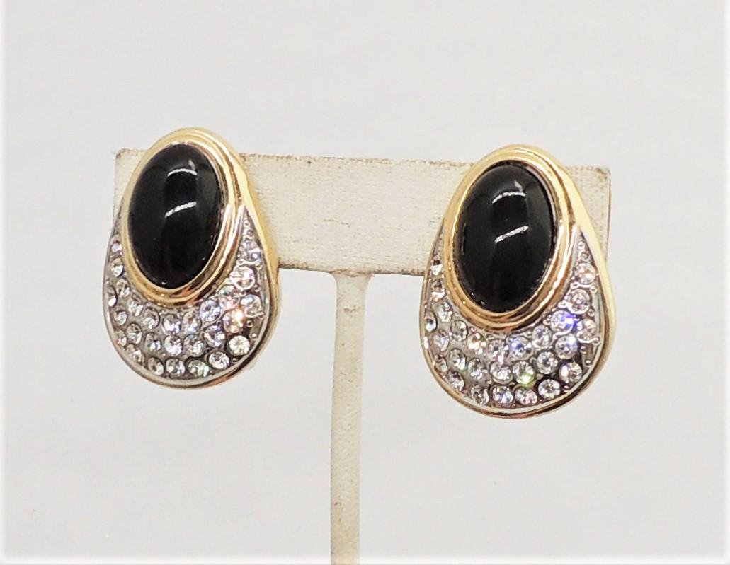 Vintage 1980s Signed Valentino Cabochon Faux-Onyx Pave Rhinestone Clip Earrings In Good Condition In Easton, PA