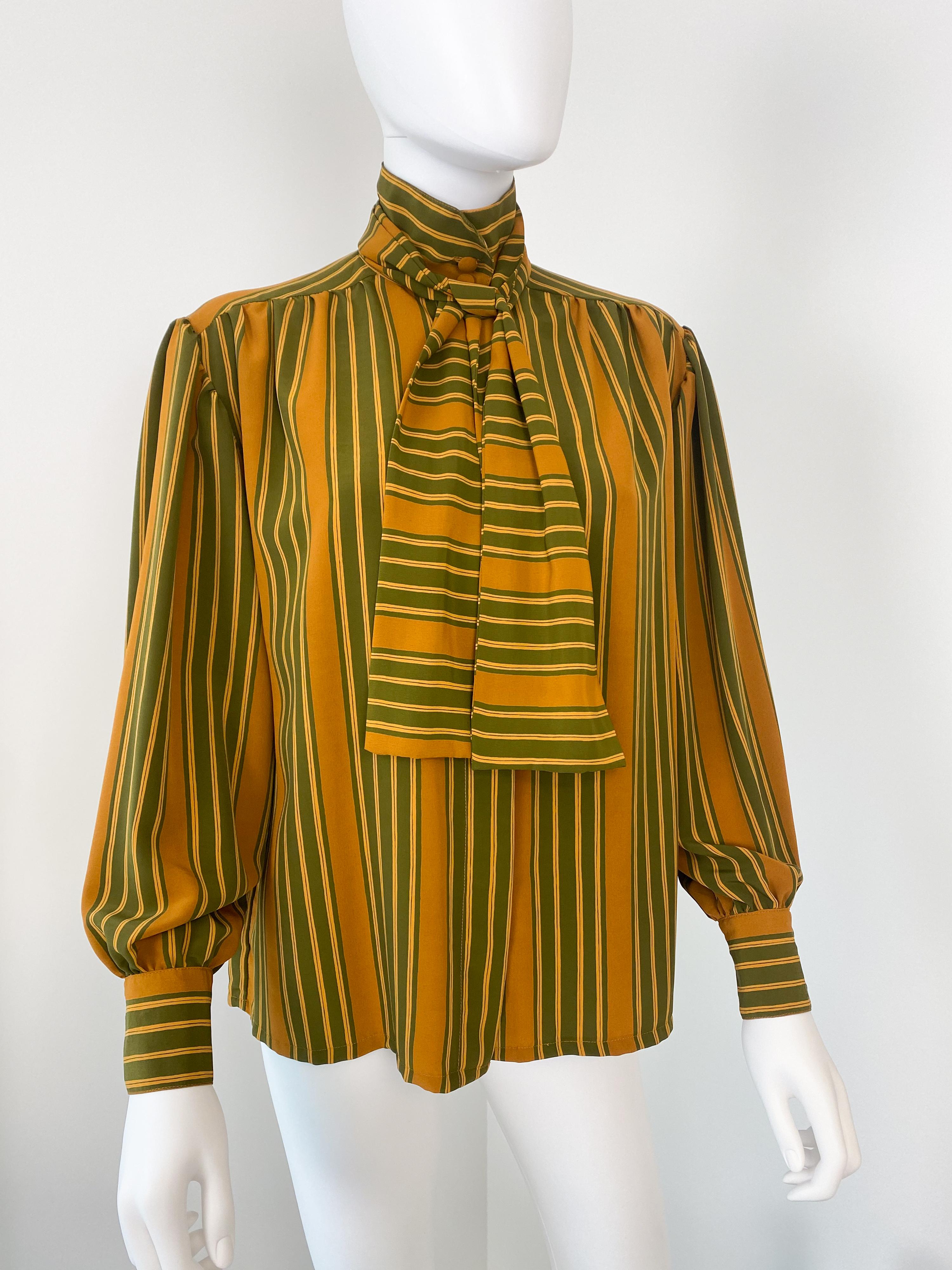 Vintage 1980s Silky Polyester Blouse Top Green and Saffran Stripes Size 10/12 In Excellent Condition For Sale In Atlanta, GA