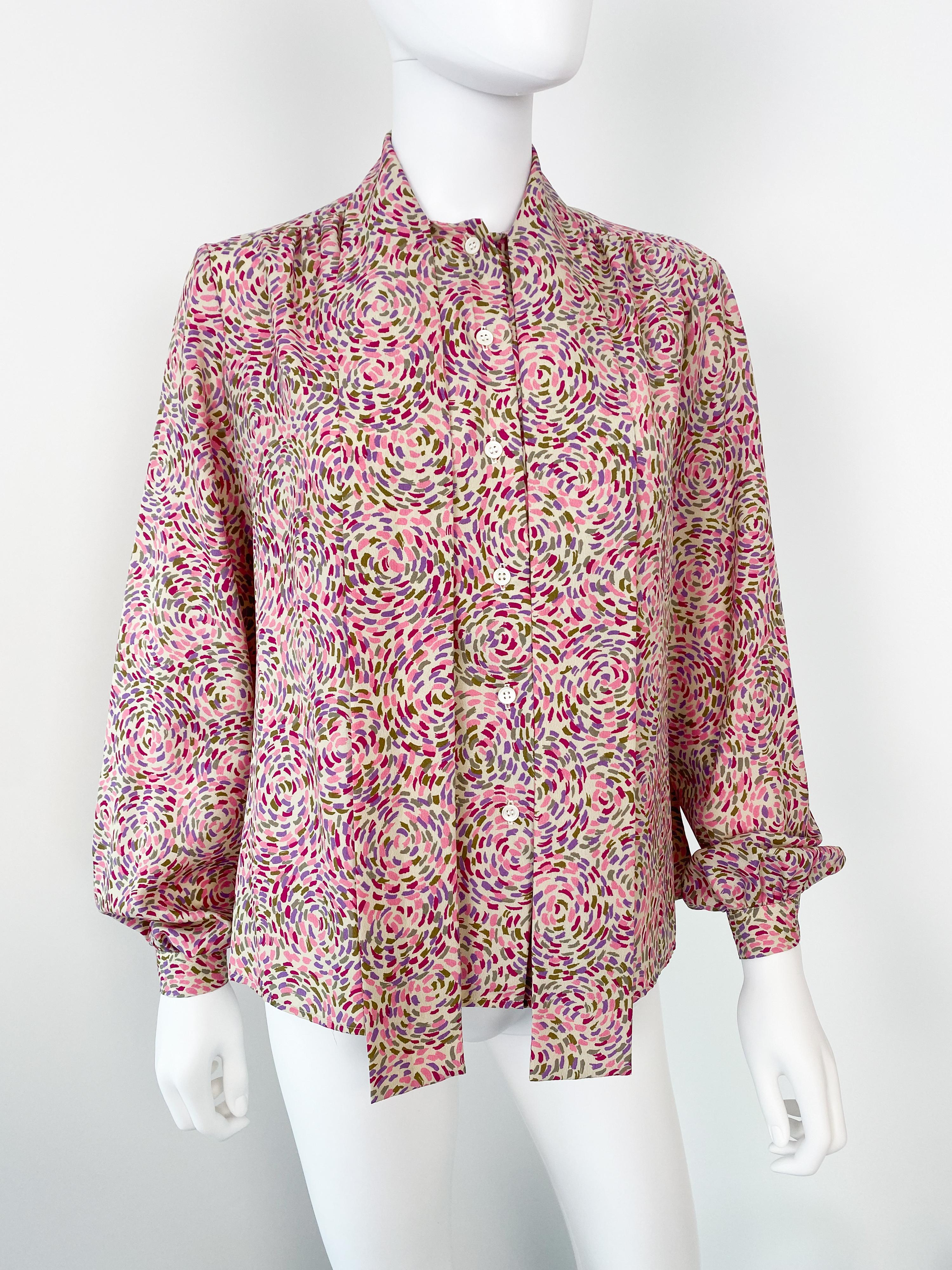 Women's or Men's Vintage 1980s Silky Polyester Blouse Top Pink Pointillism Print Size 8 For Sale