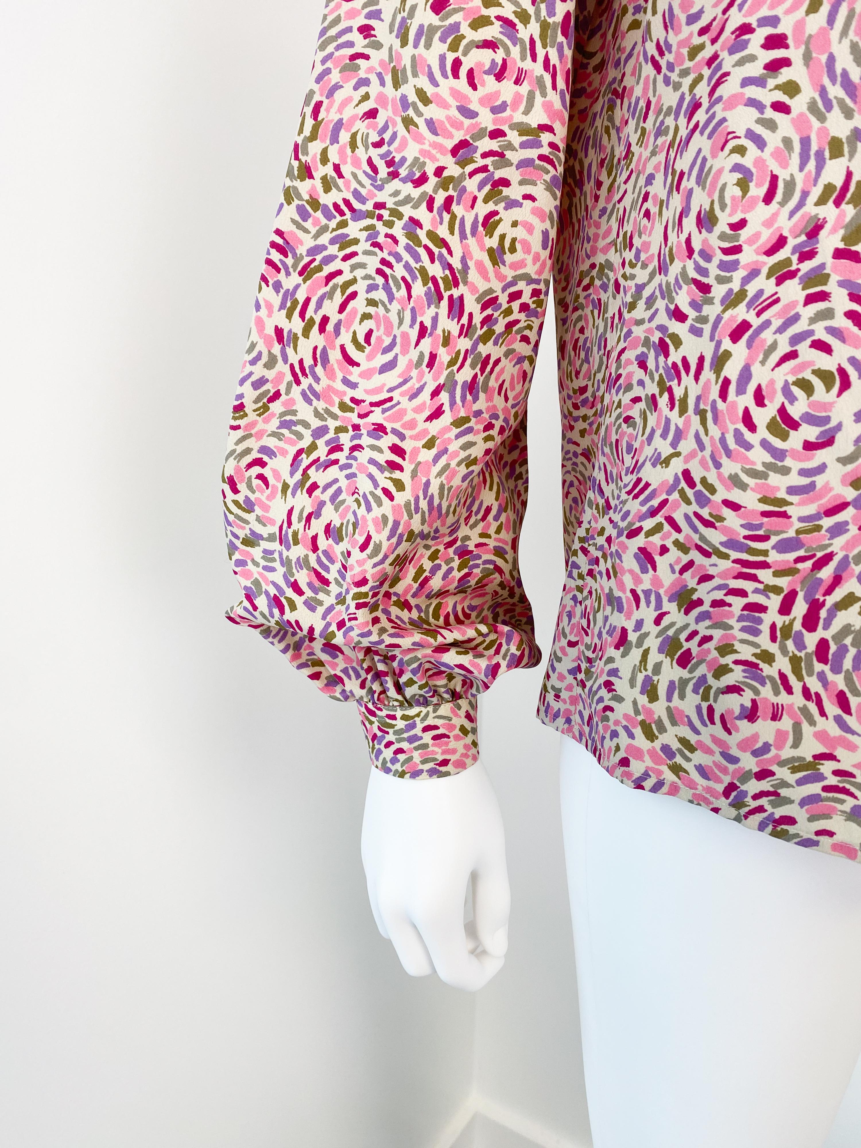 Vintage 1980s Silky Polyester Blouse Top Pink Pointillism Print Size 8 For Sale 4