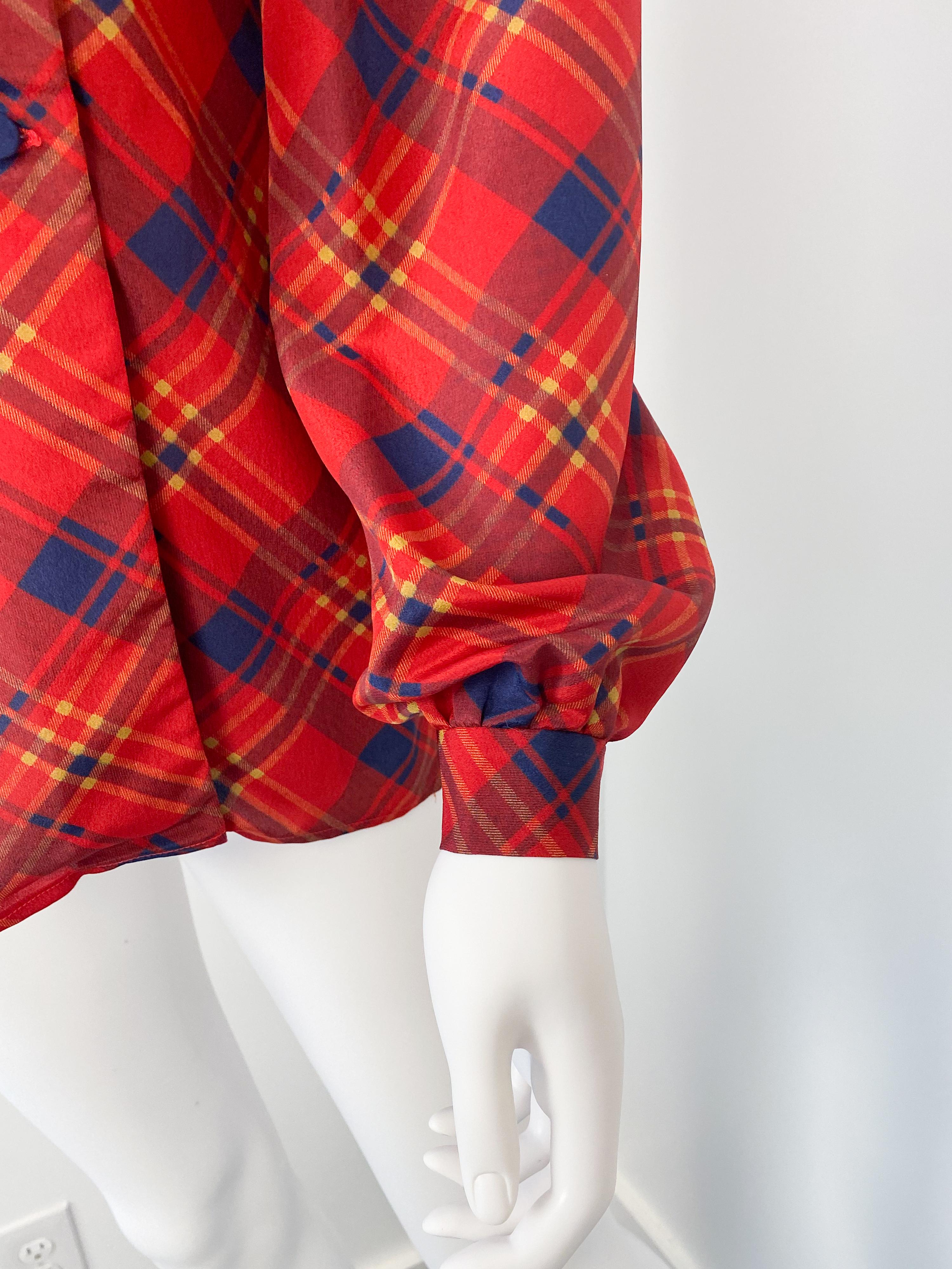 Vintage 1980s Silky Polyester Blouse Top Red and Blue Tartan Size 6/8 For Sale 4