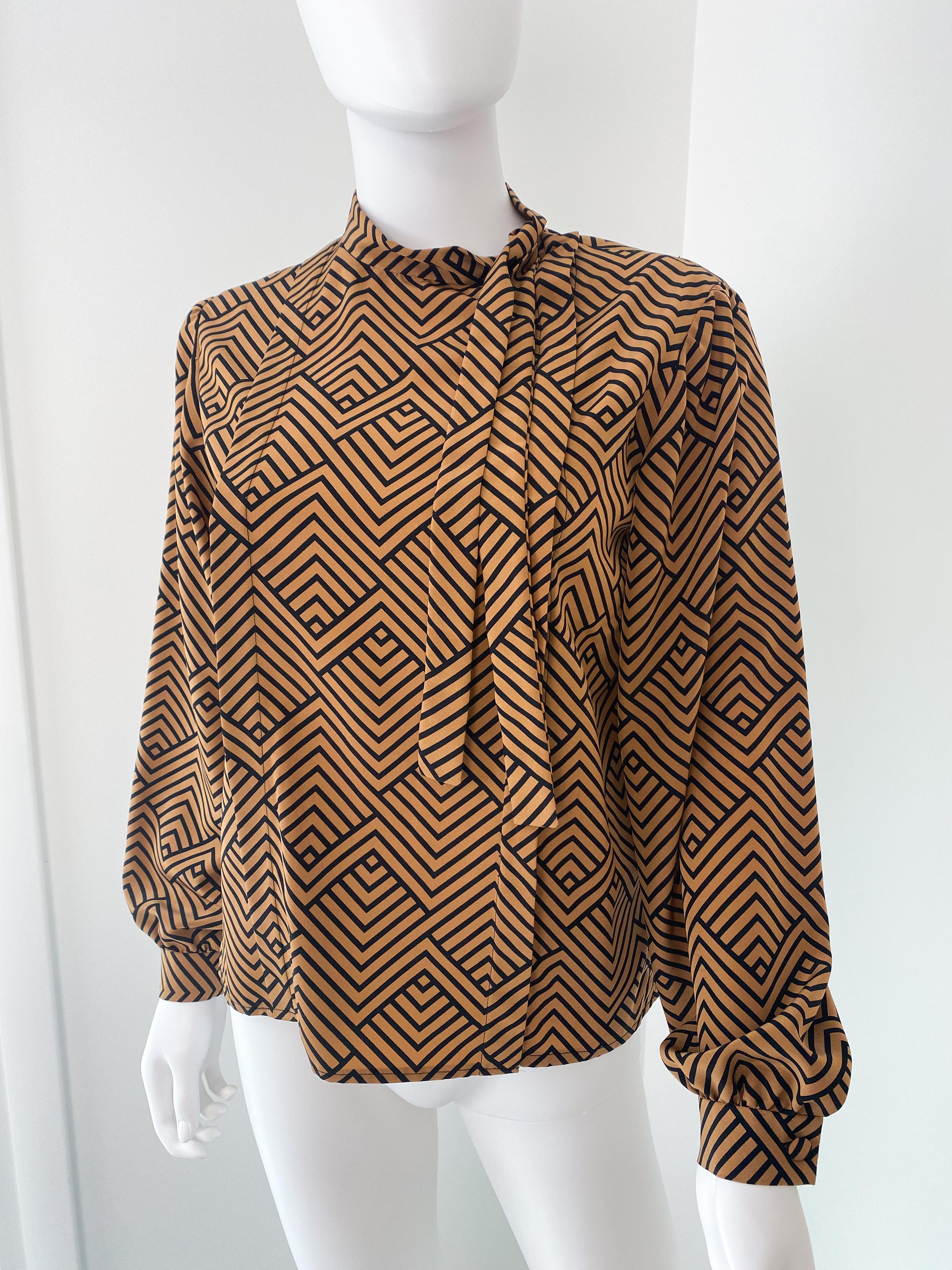 Marrone Camicetta con fiocco in poliestere setoso anni '80, ZigZag Orange, taglia 6/8 in vendita
