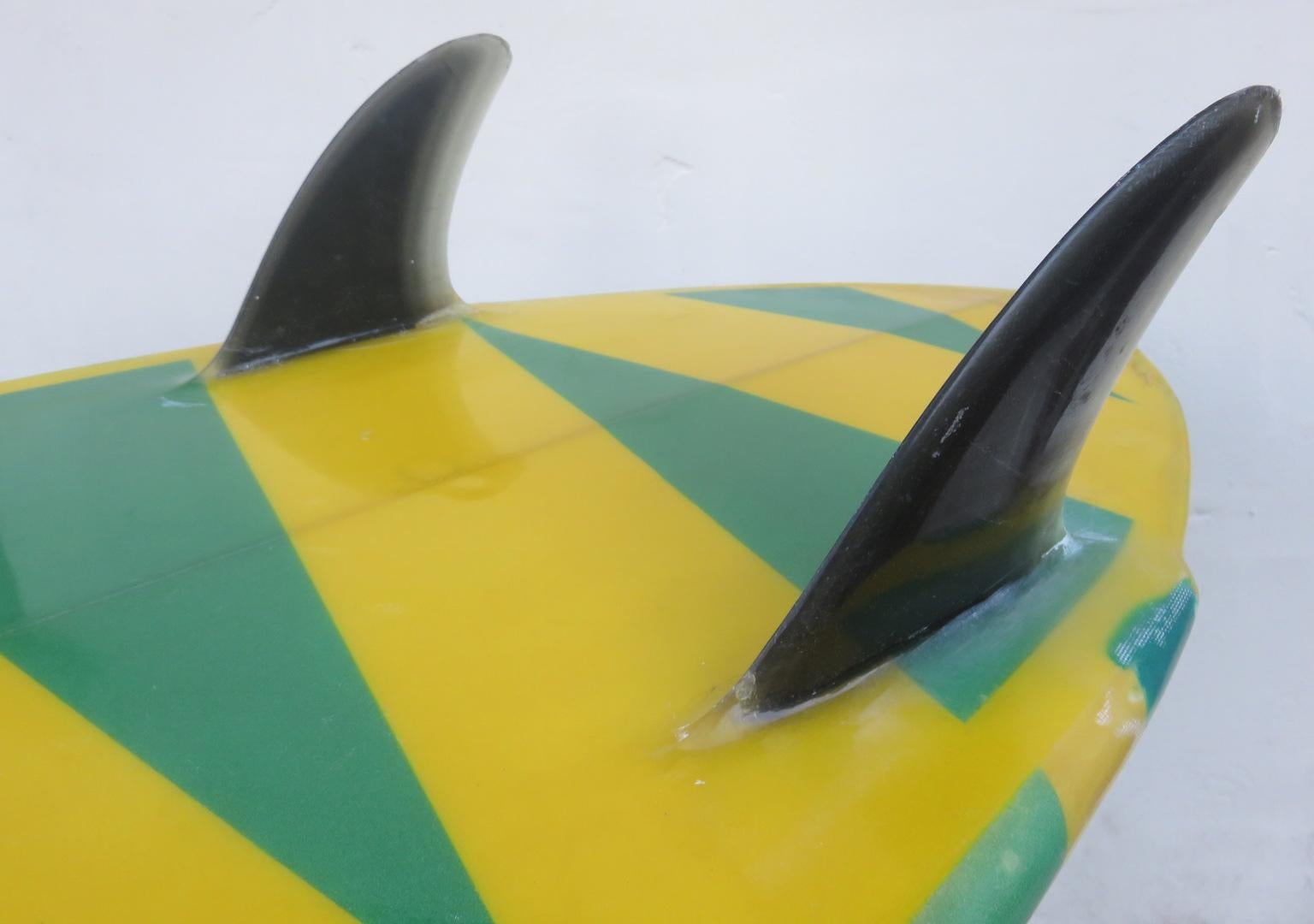 Vintage 1980s Slingshot Twin Fin Surfboard In Good Condition In Haleiwa, HI