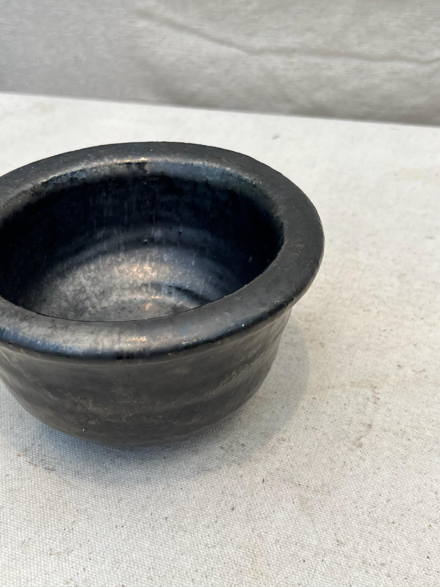 Unknown Vintage 1980s Small Black Asian Bowl For Sale