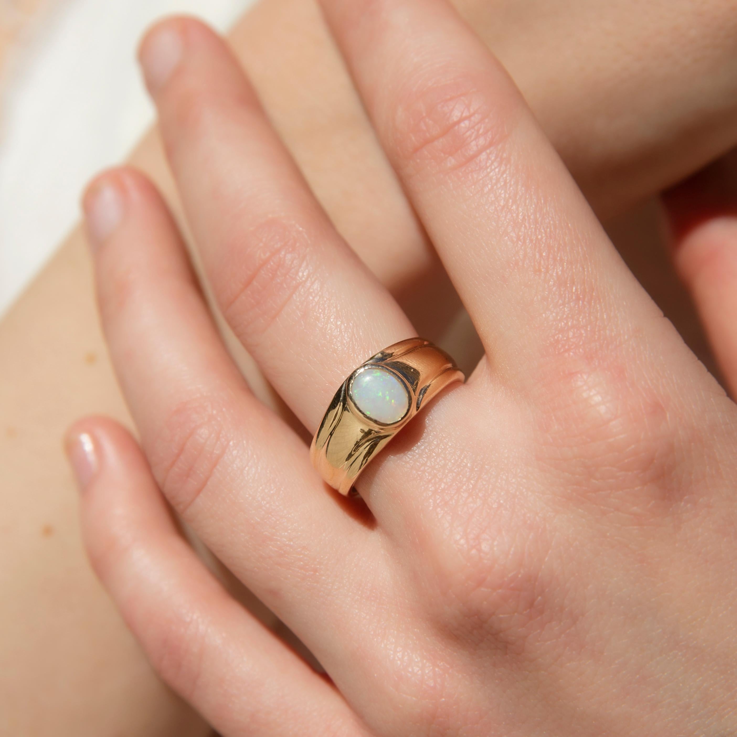 Forged in 9 carat gold, The Lioria Ring has been carefully crafted to last through the centuries. The gorgeous crystal opal flashes blue and green with the slightest of fire. For him or for her it is a sublime choice.

The Lioria Ring Gemstone