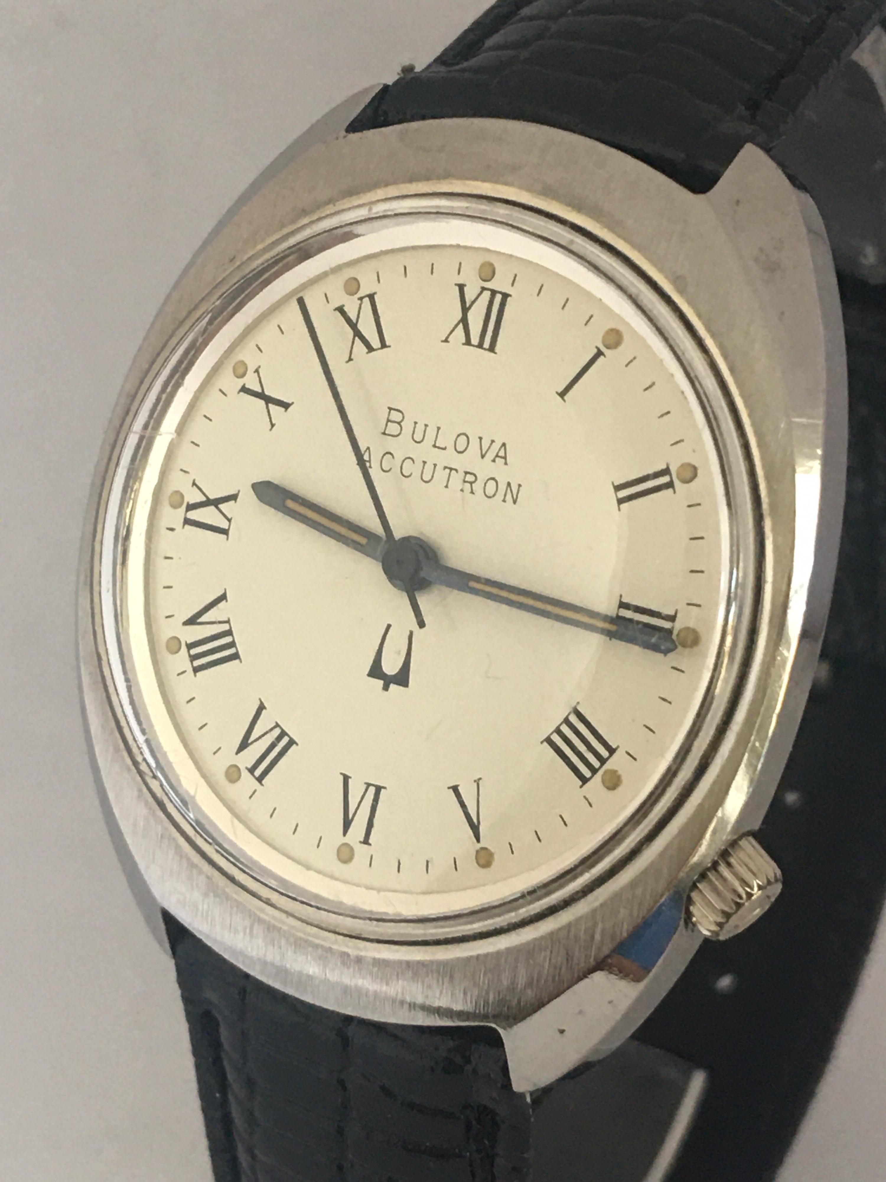 Women's or Men's Vintage 1980s Stainless Steel Bulova Accutron Watch For Sale