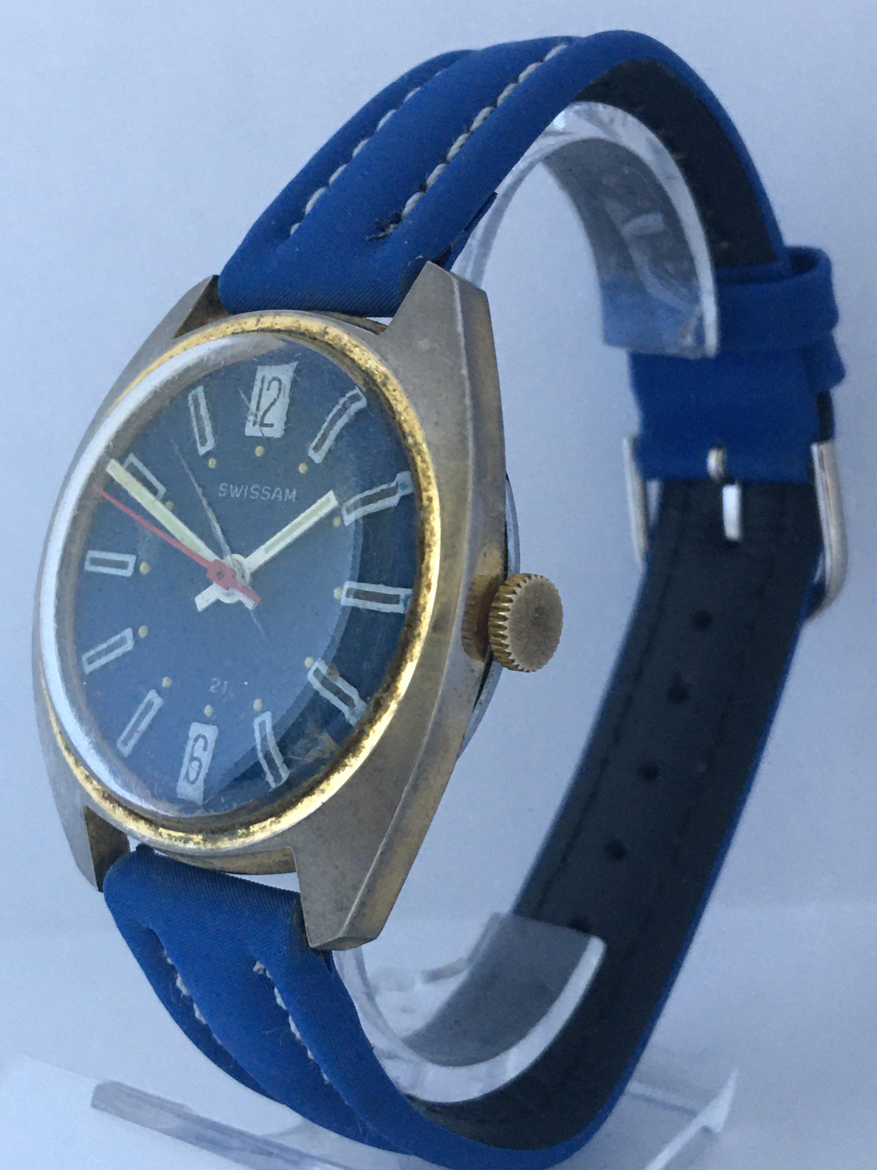This 35mm pre-owned vintage hand winding swiss watch is in good working condition and it is running well. Visible signs of ageing and wear with some scratches on the glass and on the watch case as shown. The gold plated metal case is tarnished as