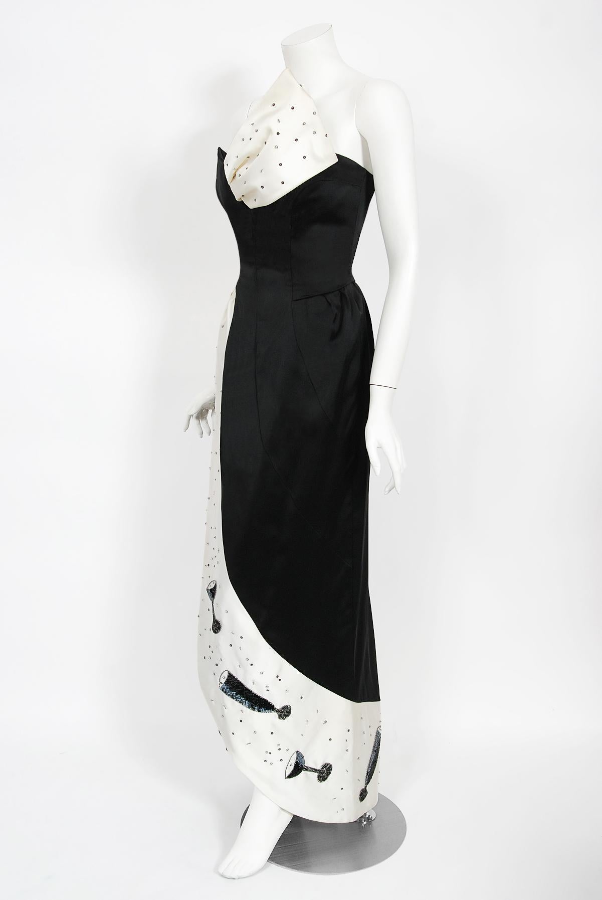 Robe de soirée vintage Paris Couture des années 1980, noire et blanche avec lunettes de champagne fantaisie en vente 1