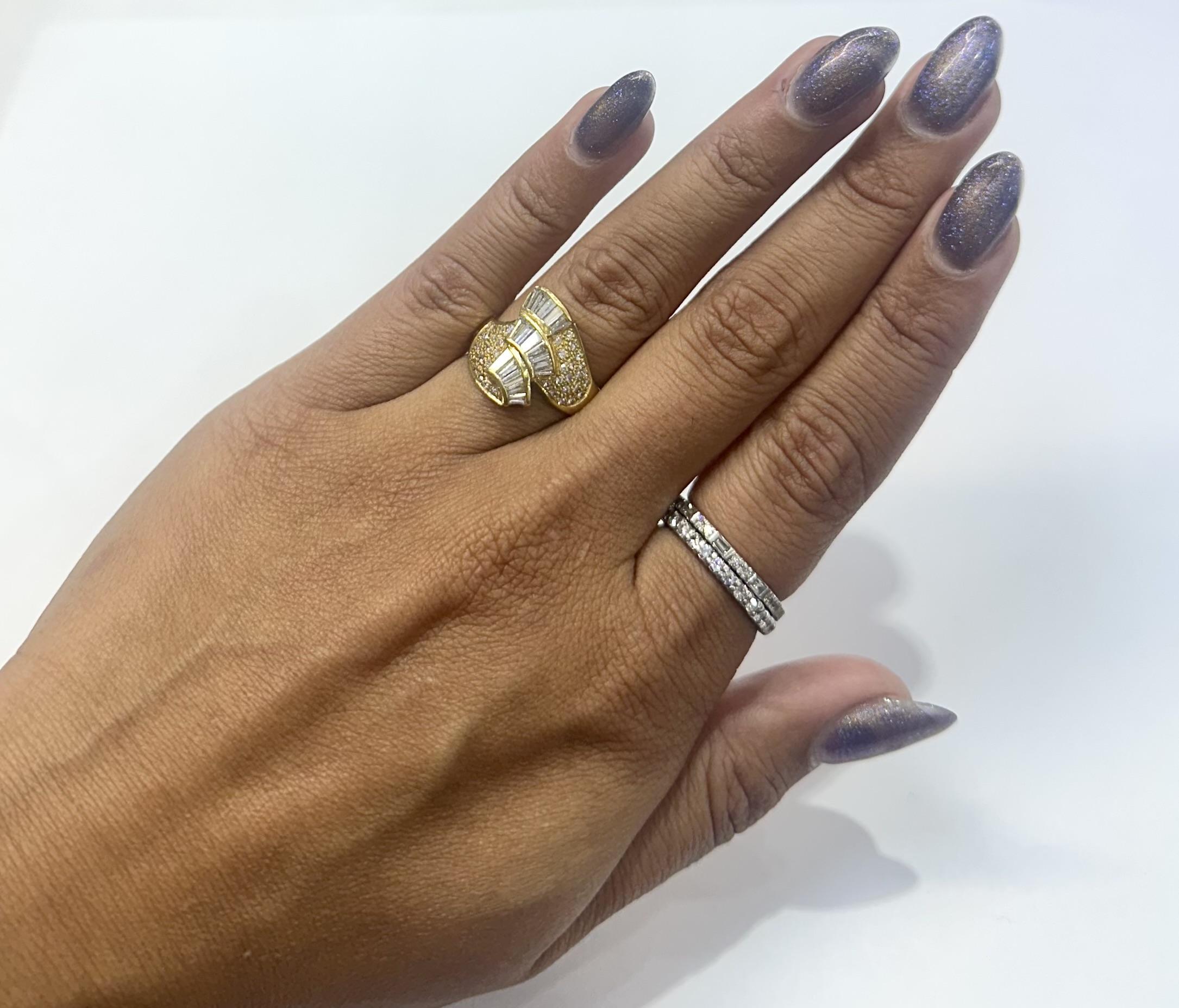 Donna Anello vintage degli anni '80 con diamanti taglio baguette e tondo in vendita