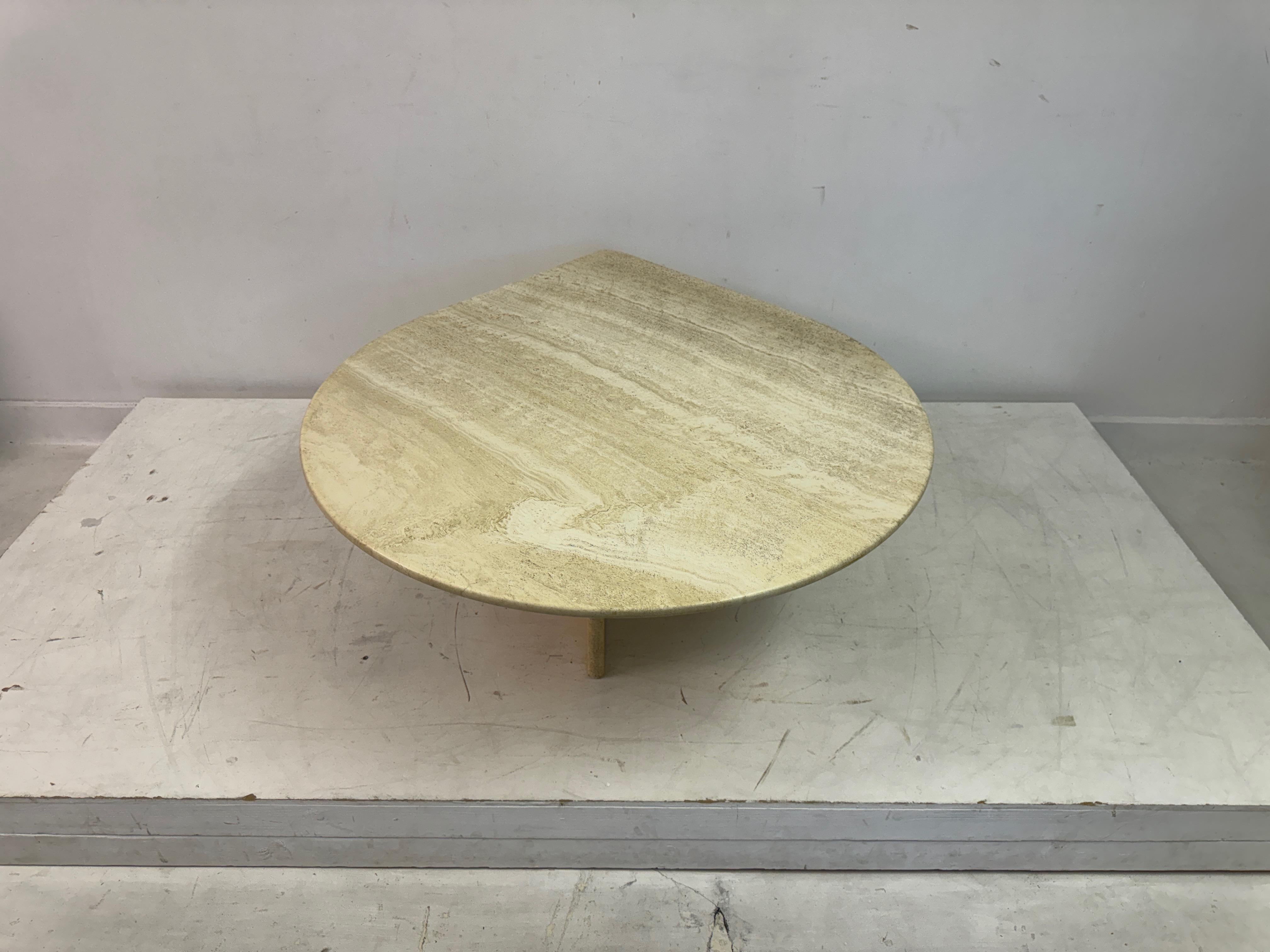 Table basse en travertin vintage des années 1980 en forme de larmes en vente 12