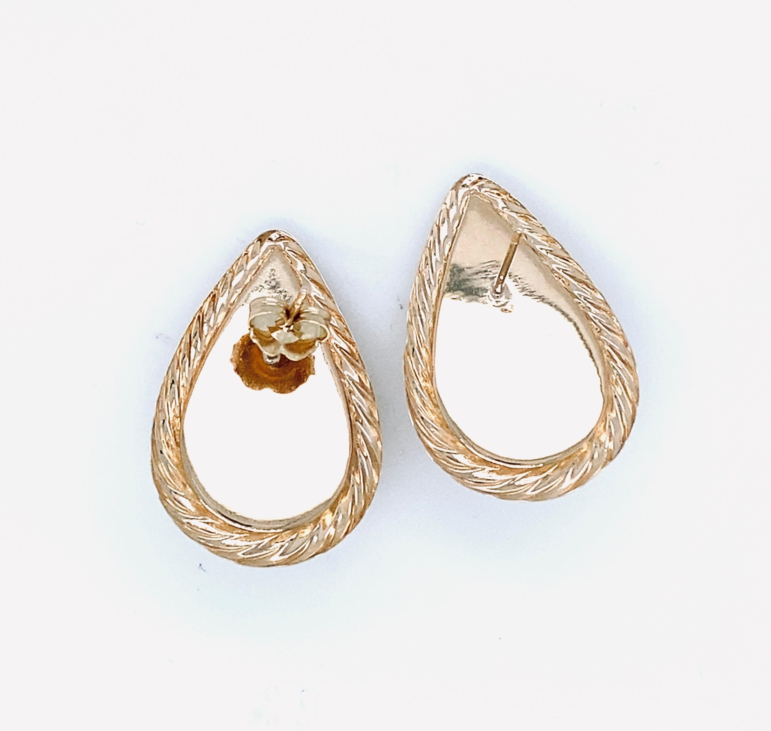 Vintage 1980s Teardrop 14 Karat Yellow Gold Pierced Earrings For Sale 3