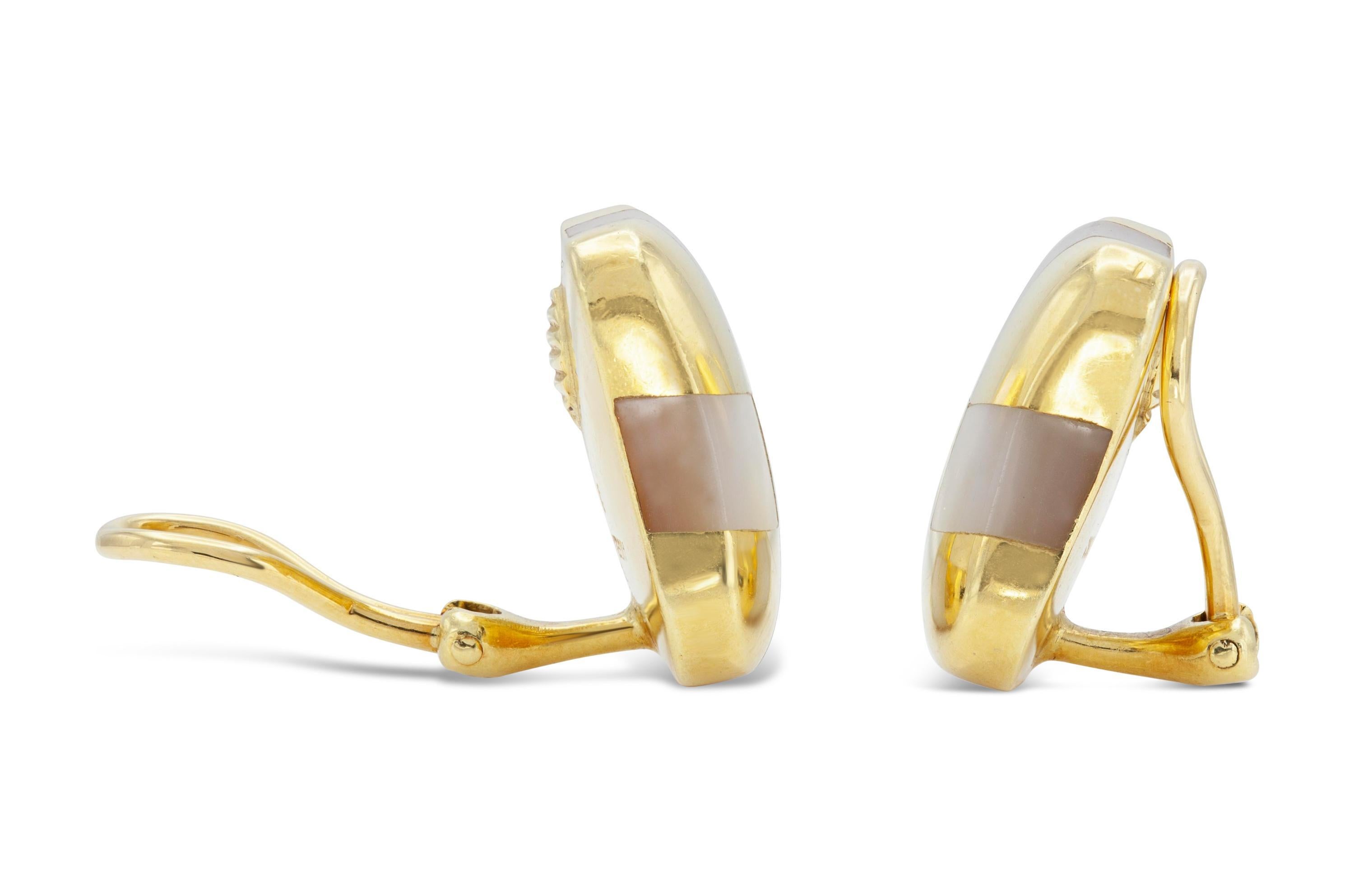 Vintage años 80 Tiffany & Co. Angela Cummings Pendientes de oro y damero MOP en Bueno estado para la venta en New York, NY