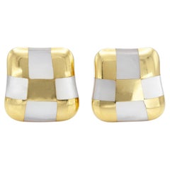 Vintage 1980 Tiffany & Co. Boucles d'oreilles à damier en or et MOP Angela Cummings