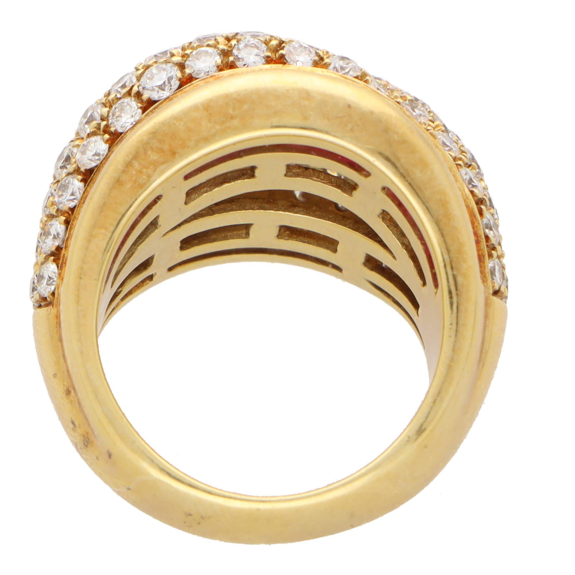 Vintage 1980er Tiffany & Co. Tiffany & Co. Diamant- und Rubin-Bombé-Ring aus 18k Gelbgold im Zustand „Hervorragend“ im Angebot in London, GB