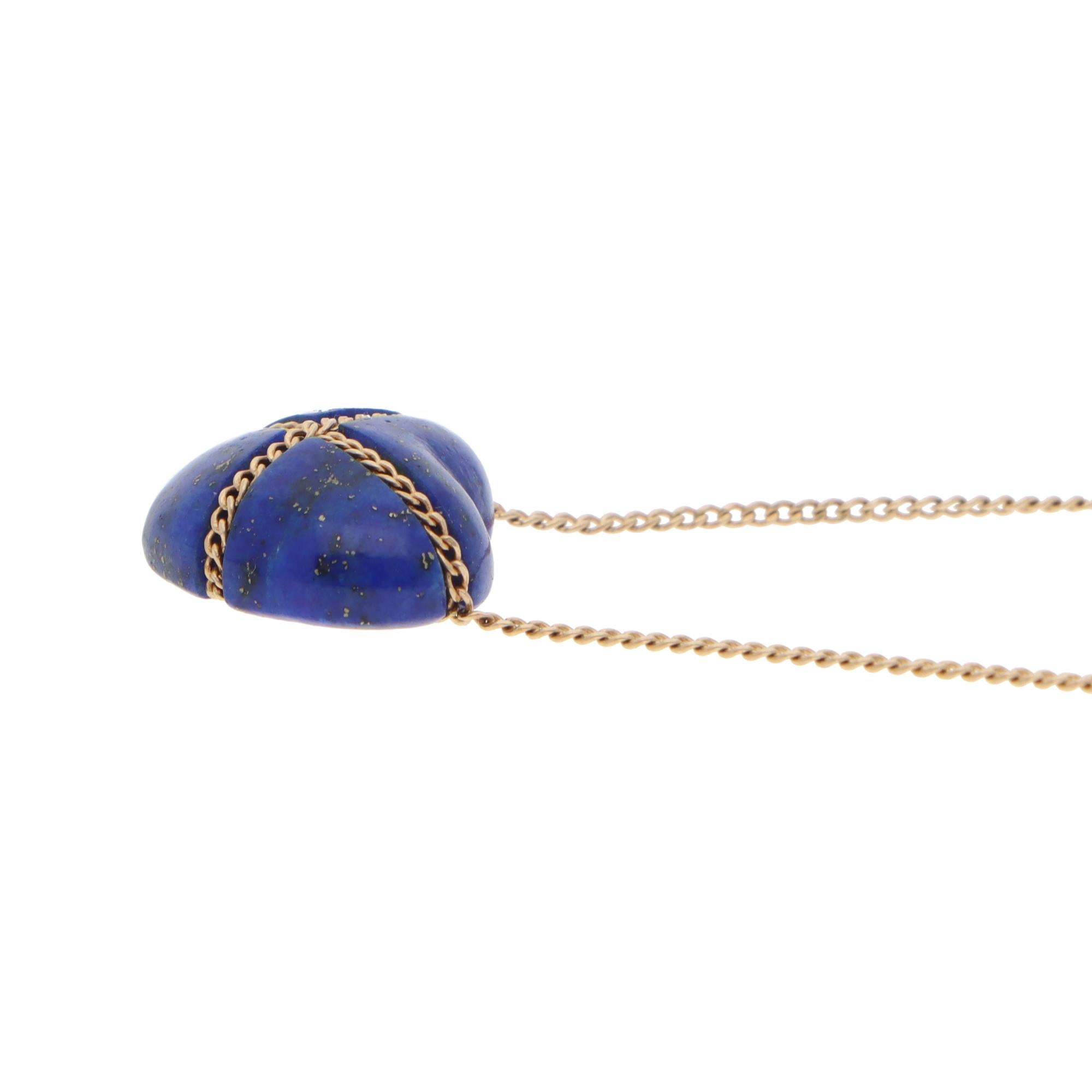 Vintage 1980's Tiffany & Co. Lapis Lazuli Heart Necklace in Yellow Gold In Excellent Condition In London, GB
