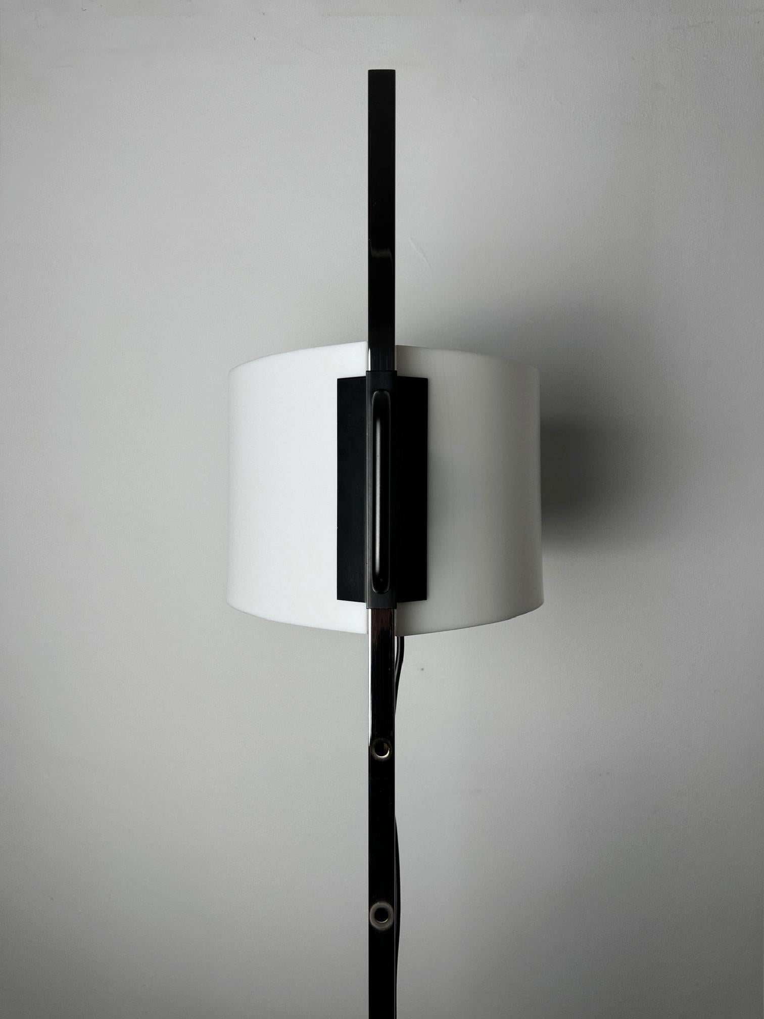 Lámpara de pie TMC vintage de los años 80 reedición de Miguel Milá para Barcelona Design (BD) 7