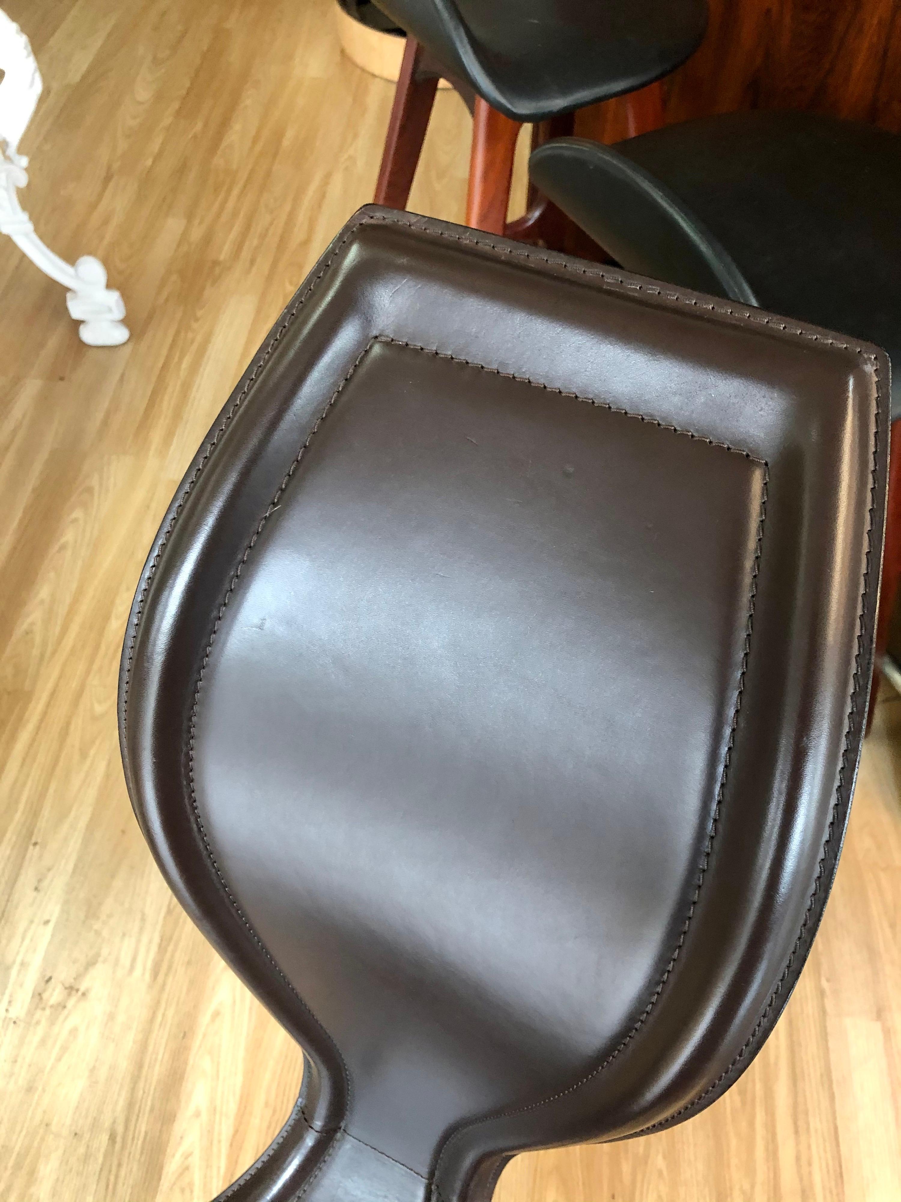 Vintage 1980s Tom Dixon S Chair with Dark Brown Leather and Cast Iron Base In Good Condition In San Antonio, TX