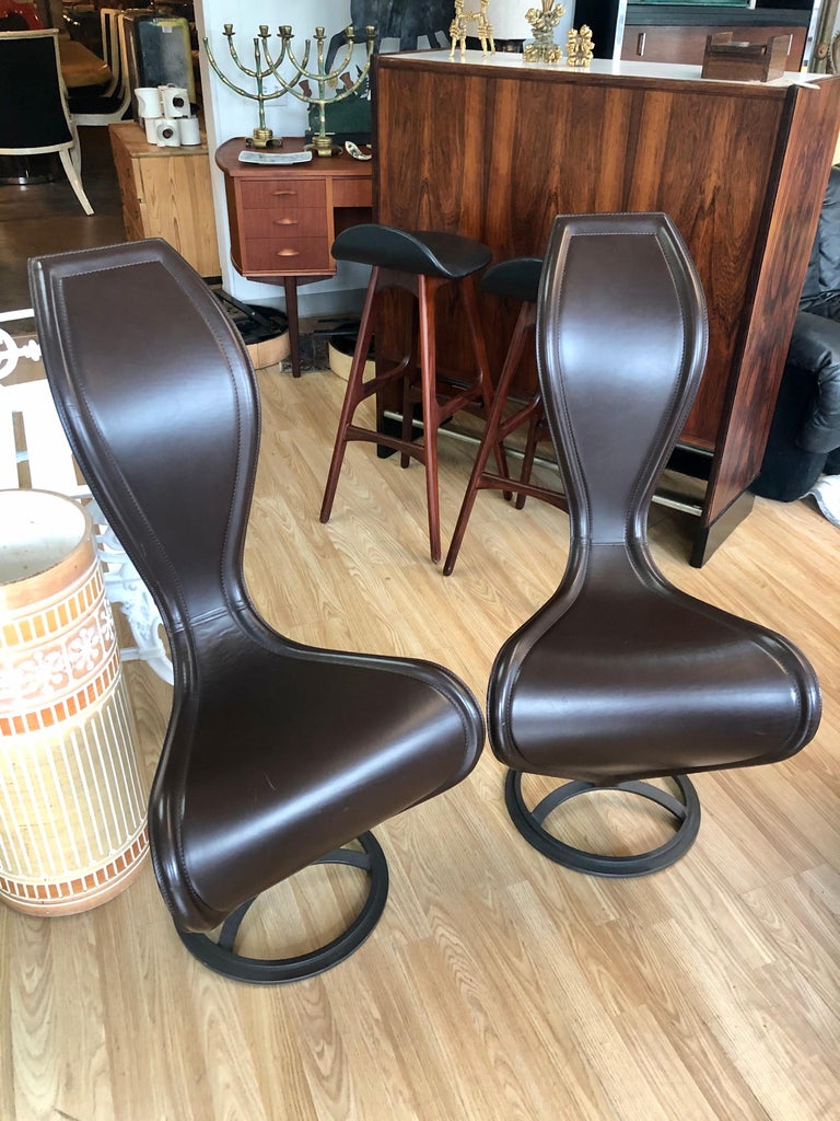 Vintage 1980s Tom Dixon S Chair with Dark Brown Leather and Cast Iron Base For Sale 1