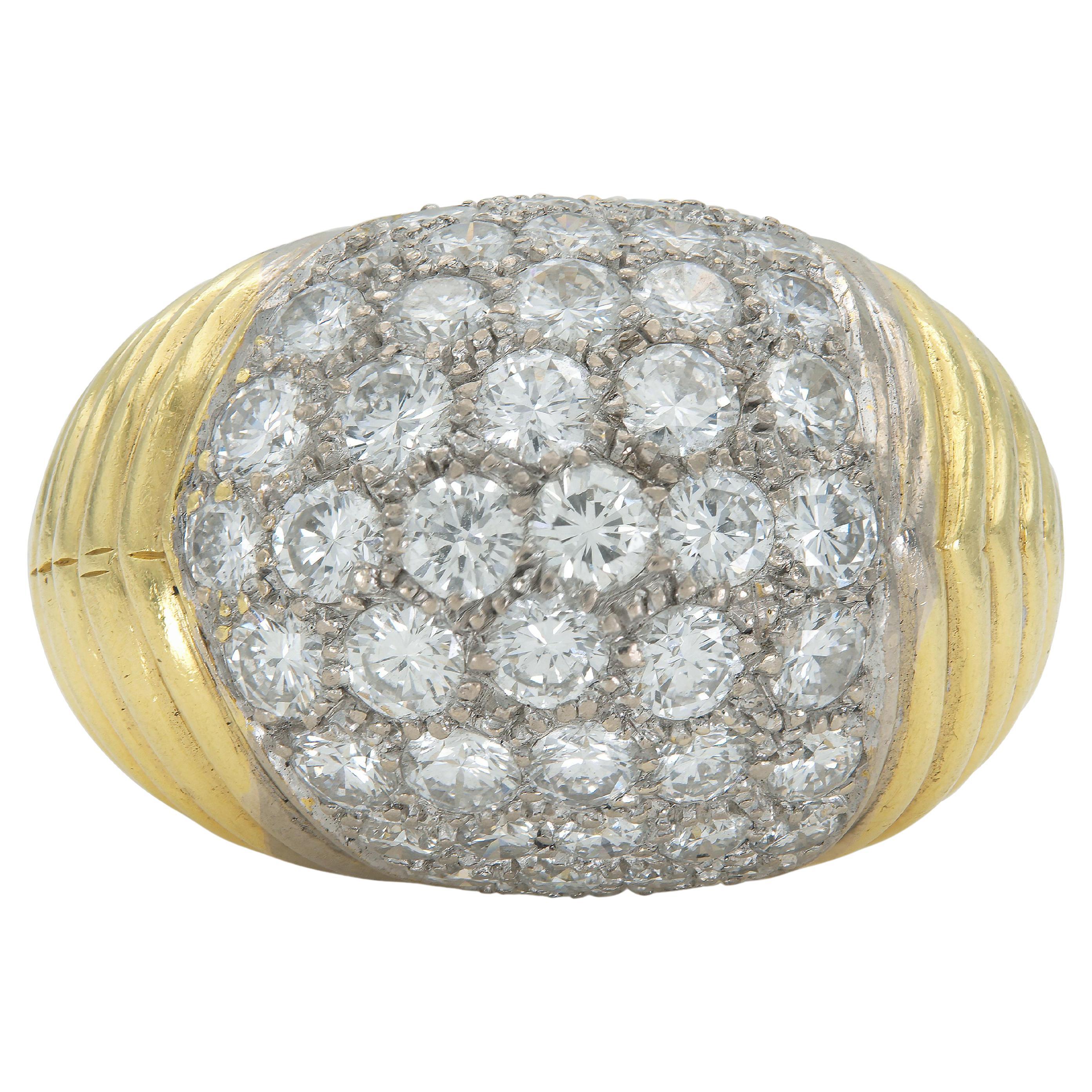 Anillo de cóctel trío abovedado vintage de los años 80 con diamantes