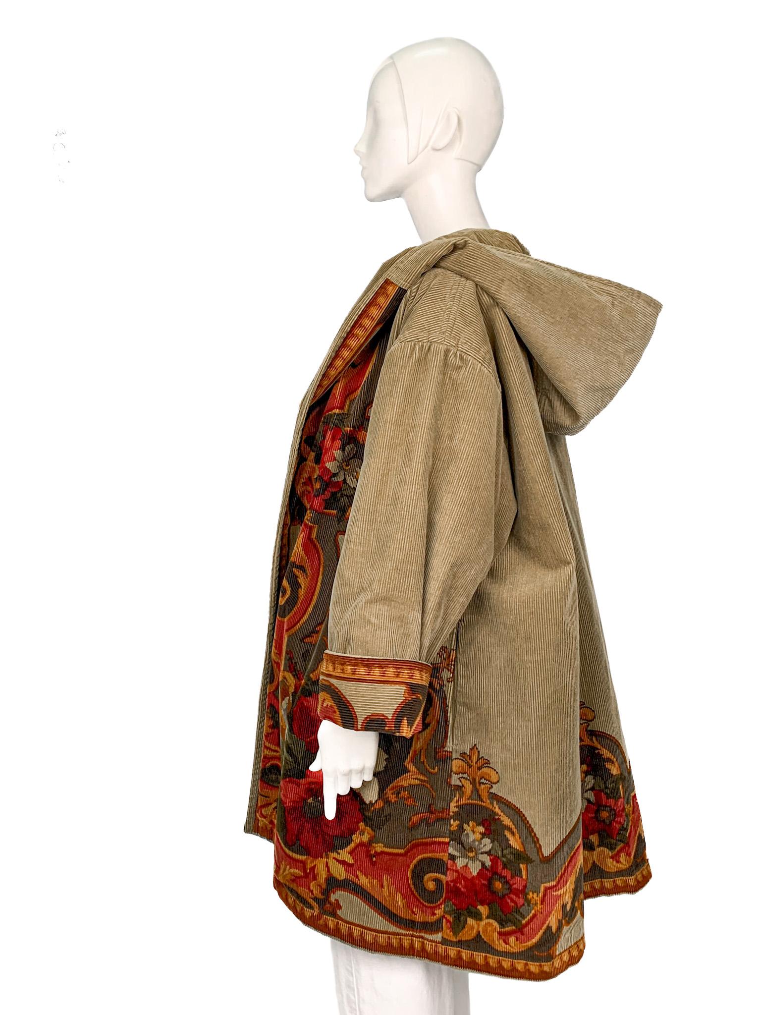 Vintage 1980s Valentino Sport Corduroy Printed Hooded Padded Coat In Excellent Condition In TARRAGONA, ES