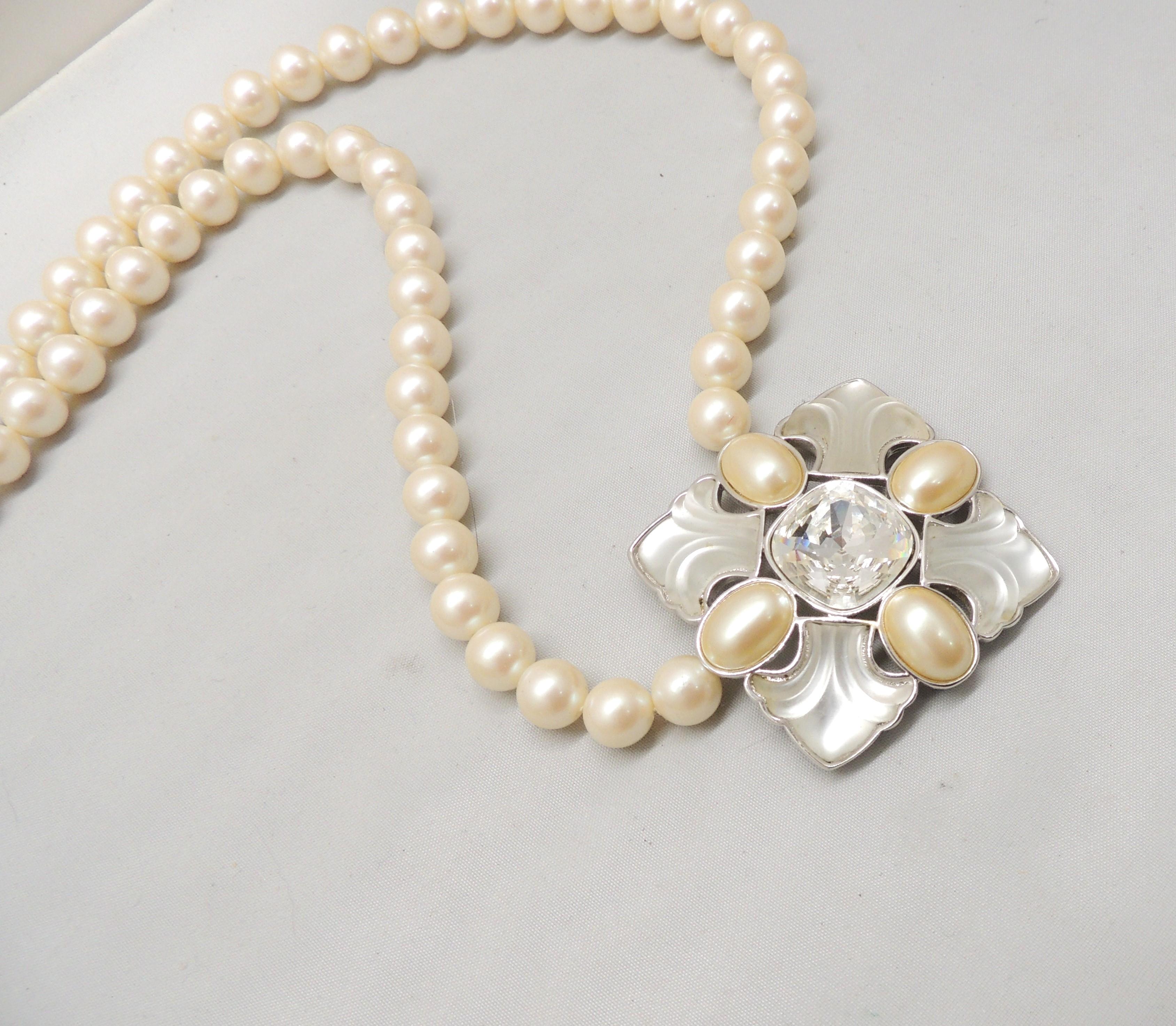 Vintage 1980s Yves Saint Laurent YSL Faux-Pearl & Rhinestone Pendant Necklace 3