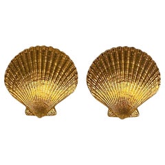 Vintage 1980 Yves Saint Laurent, YSL Boucles d'oreilles coquillage festonné
