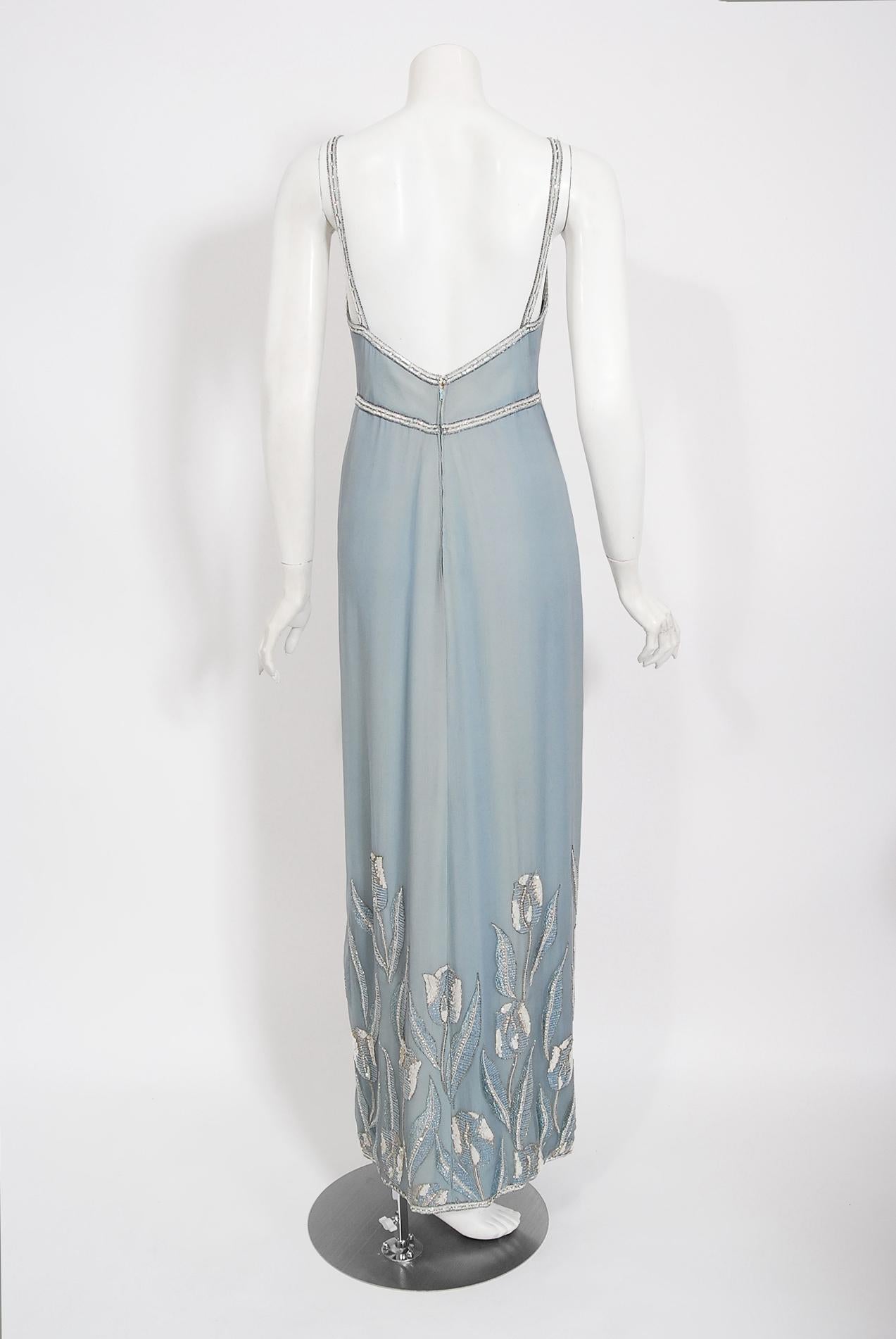 Vintage 1981 Chanel Haute Couture Hellblau Floral Perlen Chiffon Kleid & Cape 9