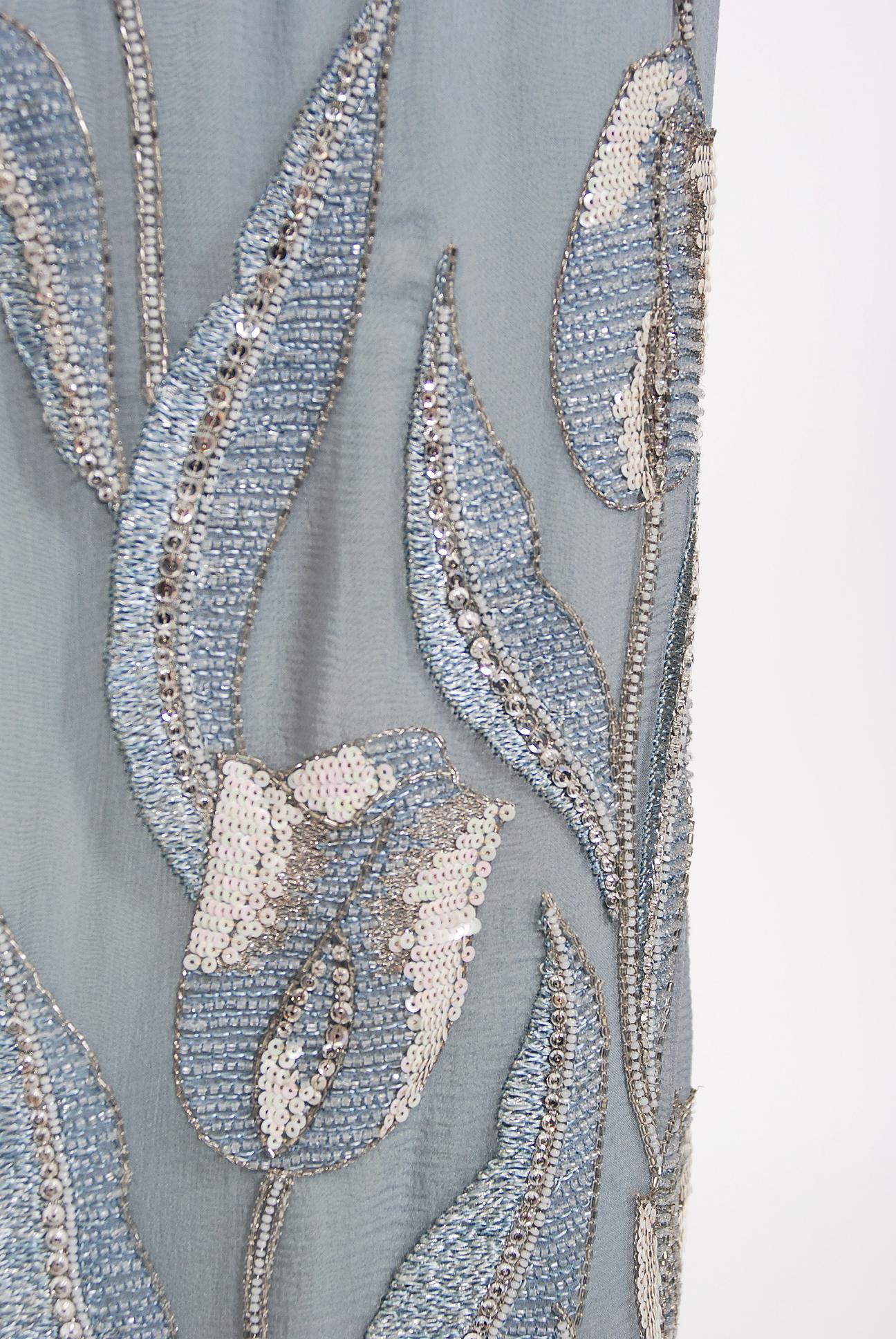 Vintage 1981 Chanel Haute Couture Hellblau Floral Perlen Chiffon Kleid & Cape 3