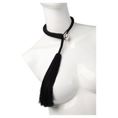 Elsa Peretti for Tiffany & Co. 1981 Collana in seta nera con nappe e argento.