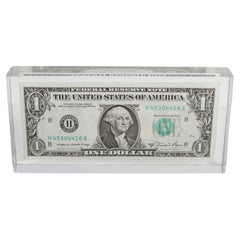 Vintage-Briefbeschwerer aus Lucite im Pop-Art-Stil von 1981 mit einem US-Ein-Dollar-Schein – 1 $