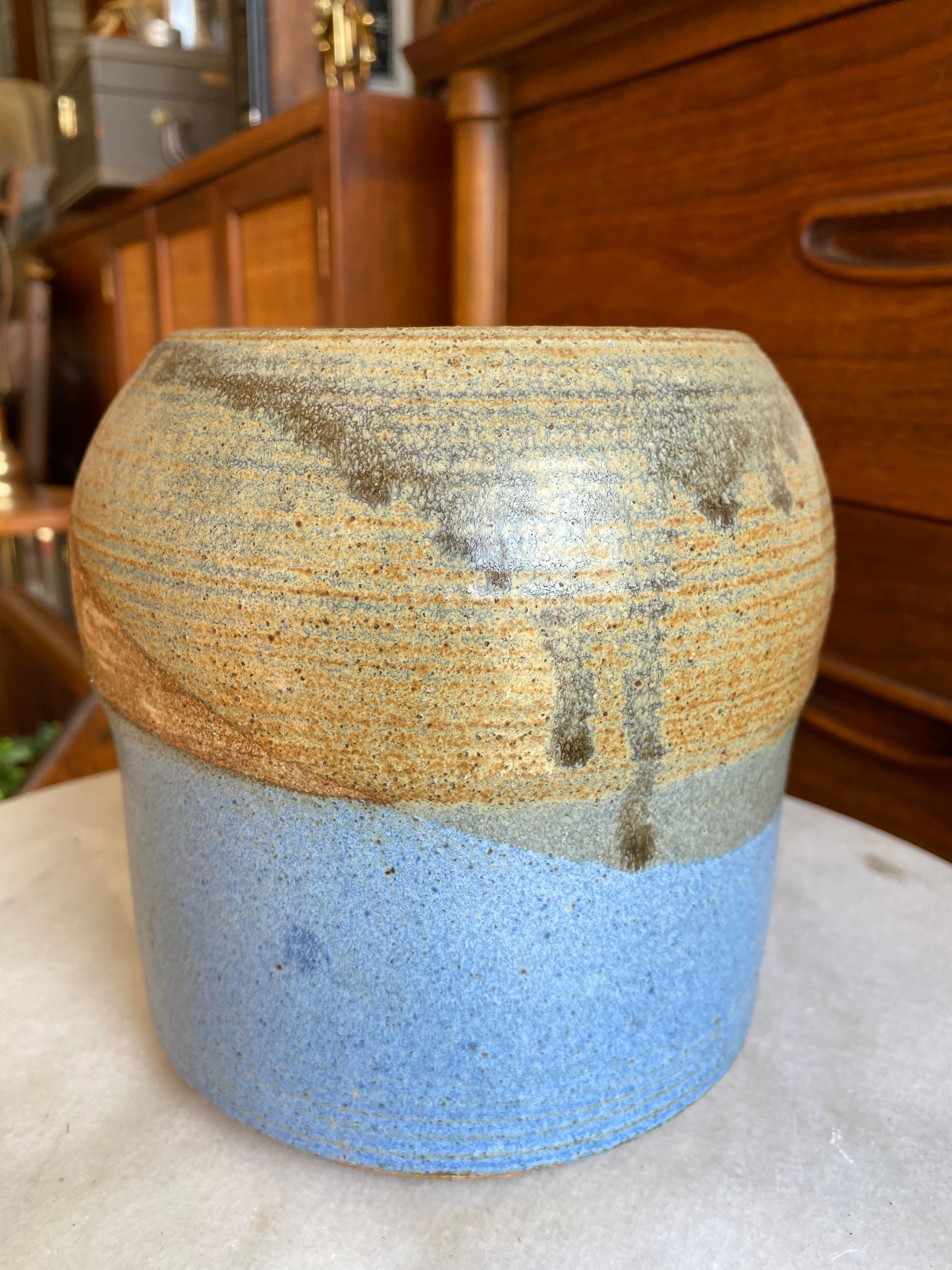 Vintage 1982 Pottery Vase Signed and Dated by Carlson In Excellent Condition In Spring Valley, CA