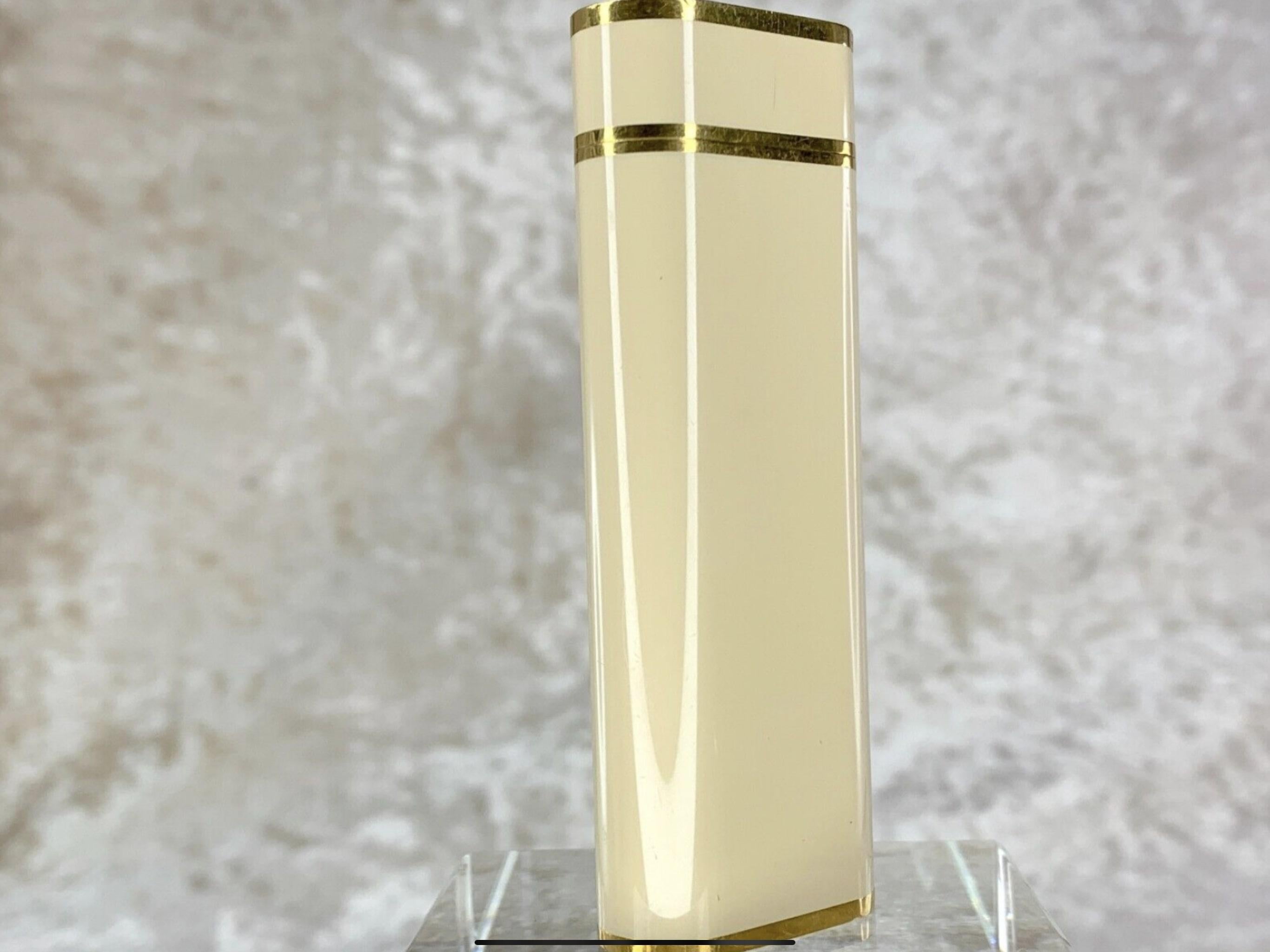 Vintage 1982 Seltene Cartier Oval Creme Lack & 18k Gold Platte (Art déco)