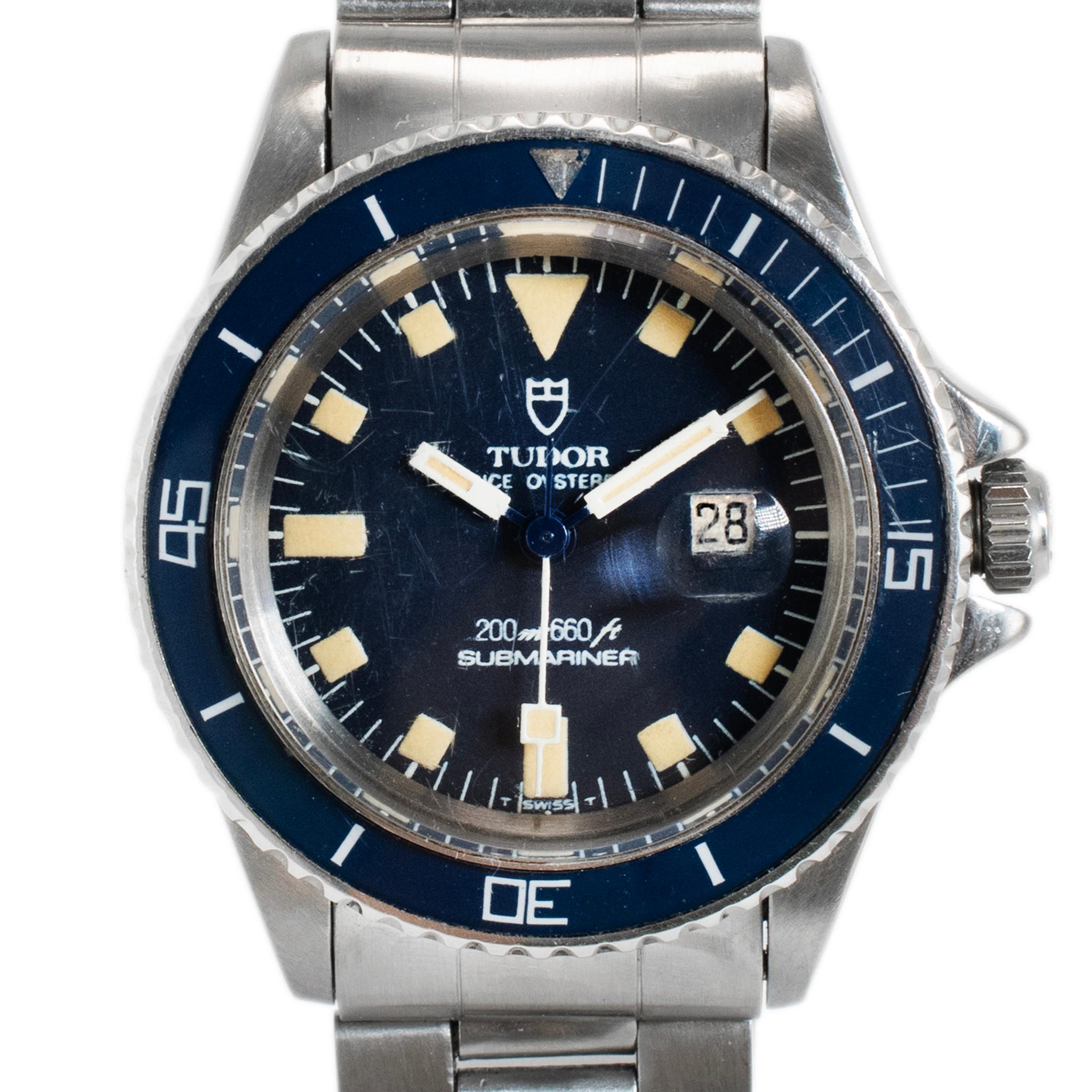 Marca: Tudor 

Género: Unisex

Tipo de metal: Acero inoxidable 

Diámetro: 33,00 mm

Peso: 72,58 gramos

Reloj de pulsera TUDOR de acero inoxidable y fabricación suiza, con caja y papeles originales. La marca 