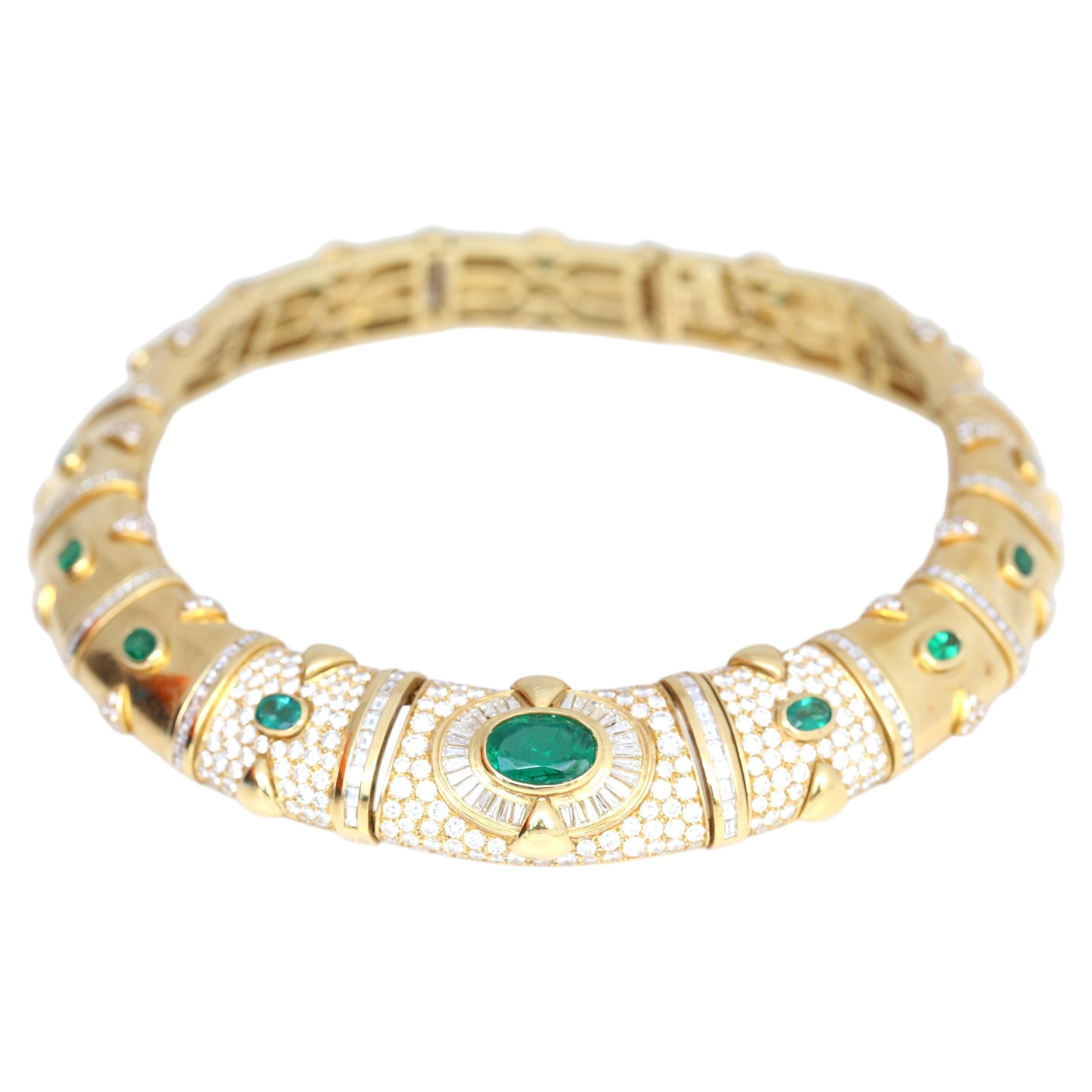 Vintage 1984 Collier d'émeraudes et de diamants en or jaune 18K, 42 ct Total