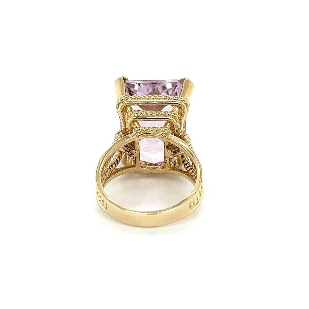 Vintage 19.84 Carat Rectangular Fancy Cut Kunzite Gold Solitaire Ring In Excellent Condition For Sale In Montreal, QC