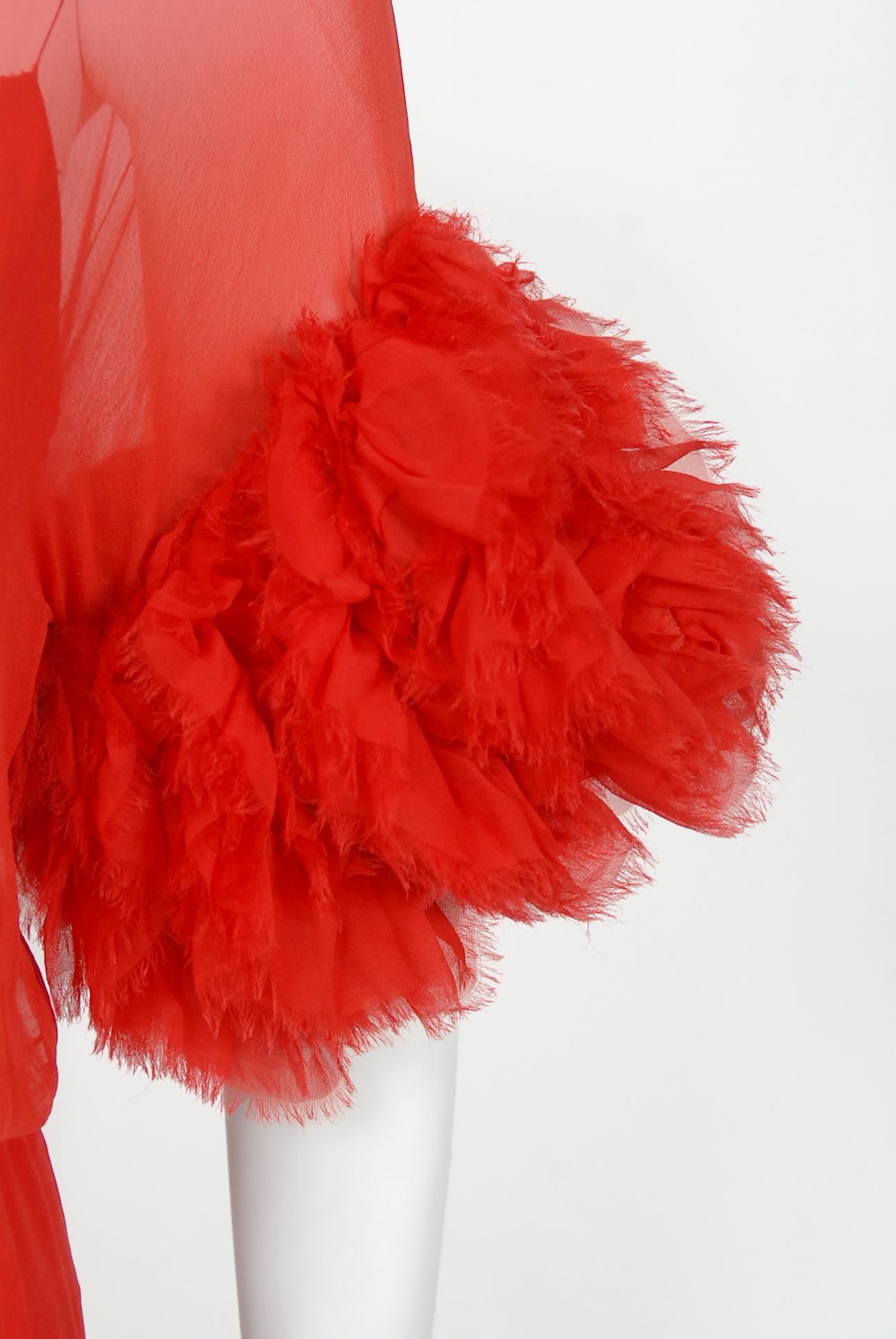 Robe vintage  manches volantes en mousseline de soie rouge dfil Chanel par Karl Lagerfeld, 1984 2