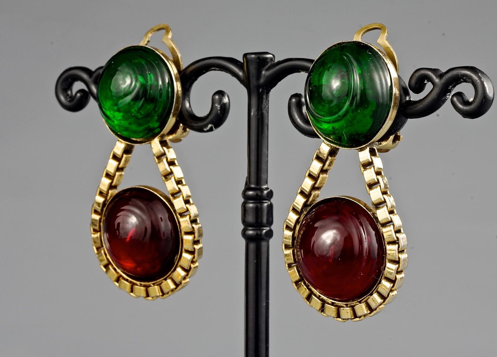 Vintage 1984 CHANEL Green Red Gripoix Poured Glass Drop Earrings In Good Condition In Kingersheim, Alsace