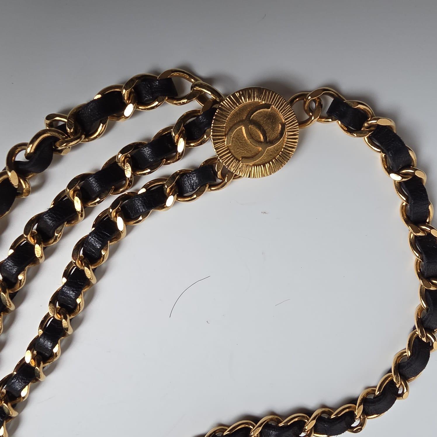 Vintage 1984 Chanel Cintura con catena a triplo strato in vendita 1