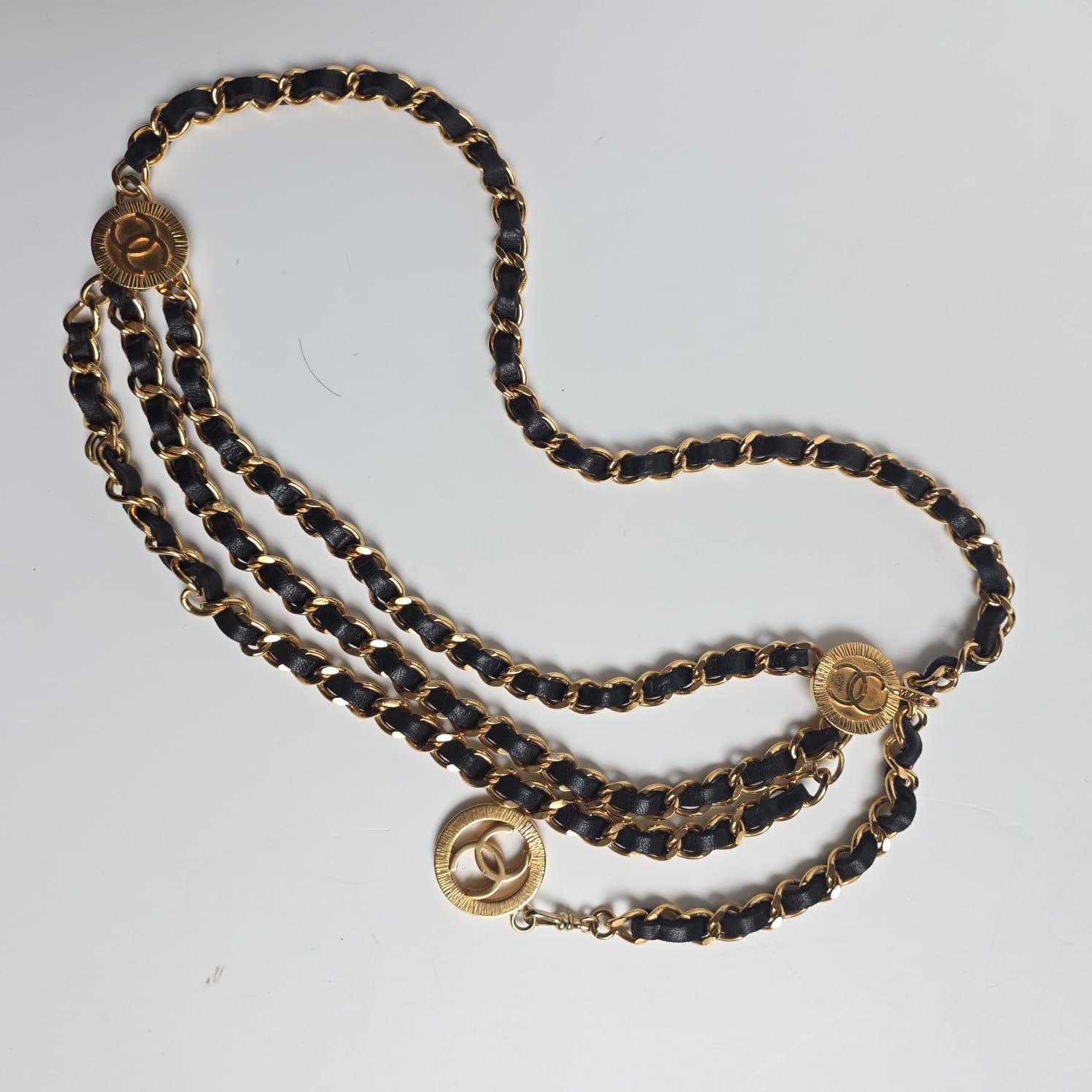 Vintage 1984 Chanel Cintura con catena a triplo strato in vendita 3