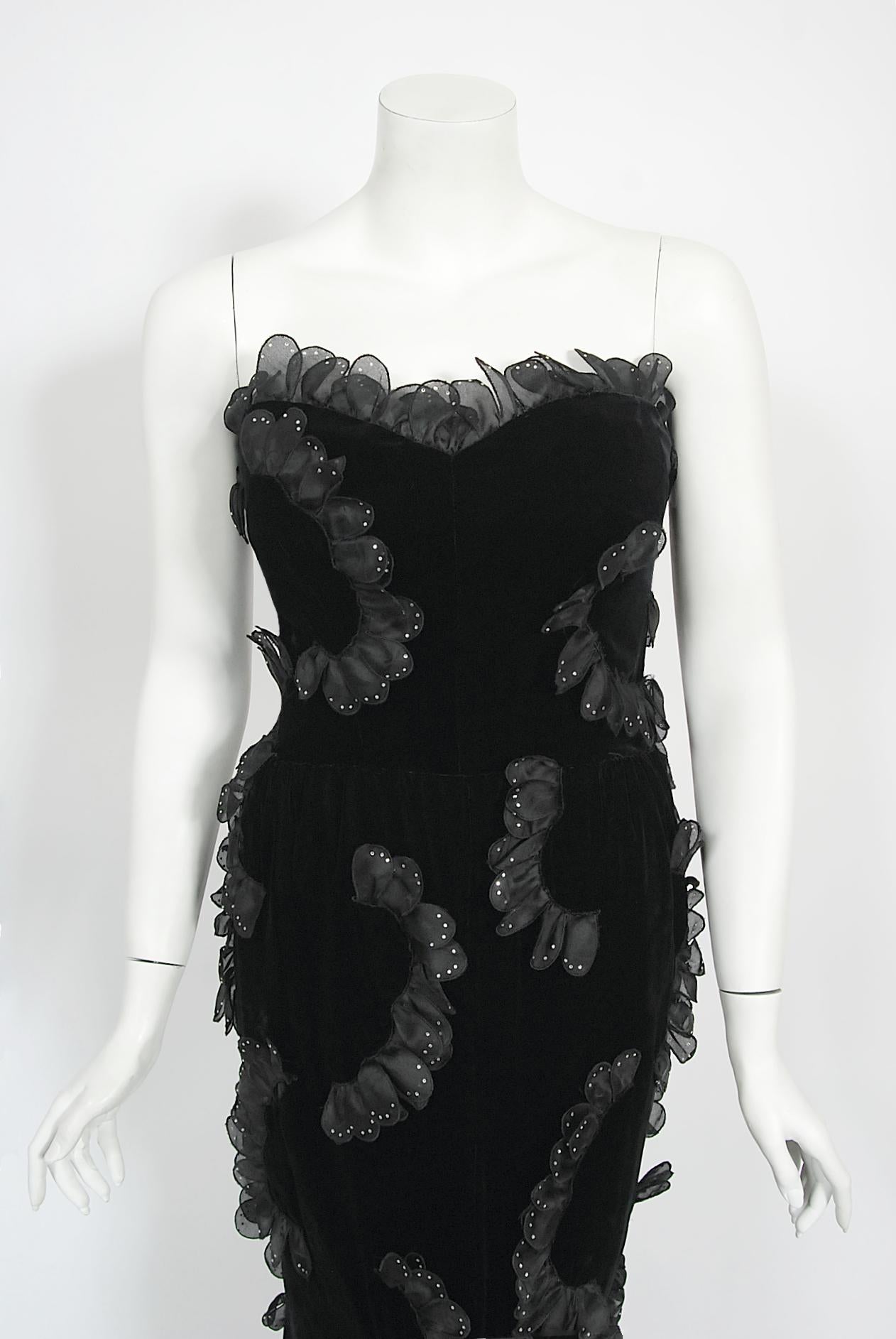 1984 Givenchy Haute Couture Documented Silk Petal Appliqué Velvet Hourglass Gown In Good Condition For Sale In Beverly Hills, CA