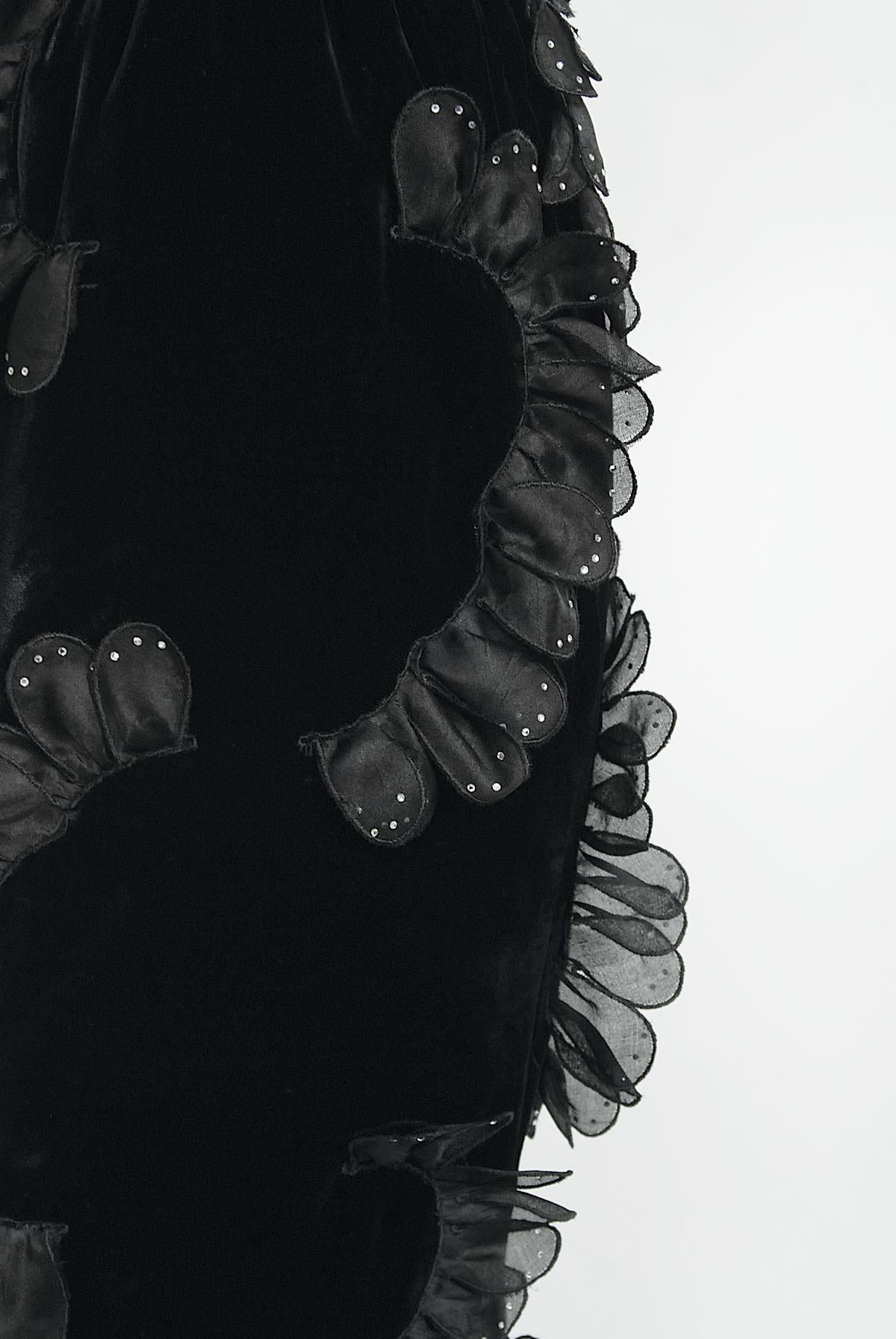 1984 Givenchy Haute Couture Documented Silk Petal Appliqué Velvet Hourglass Gown For Sale 4