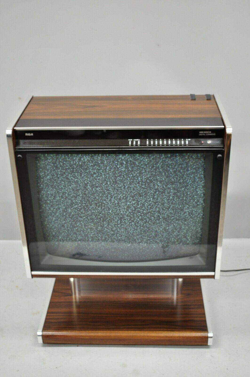 Vintage 1984 RCA Video Monitor Digital Command Space Age Television Console TV 3